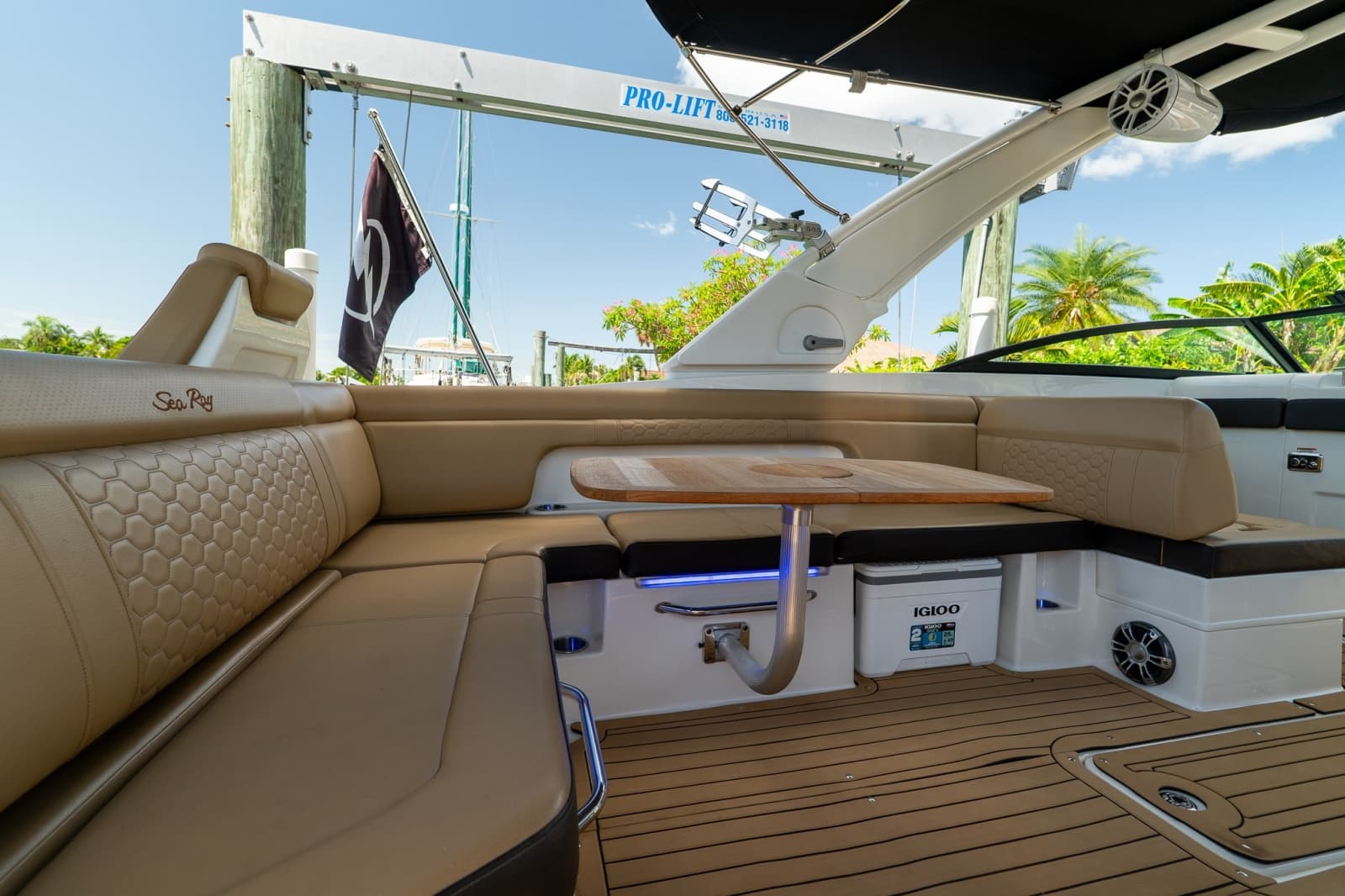 2022 Sea Ray SDX 290 - Photo 28