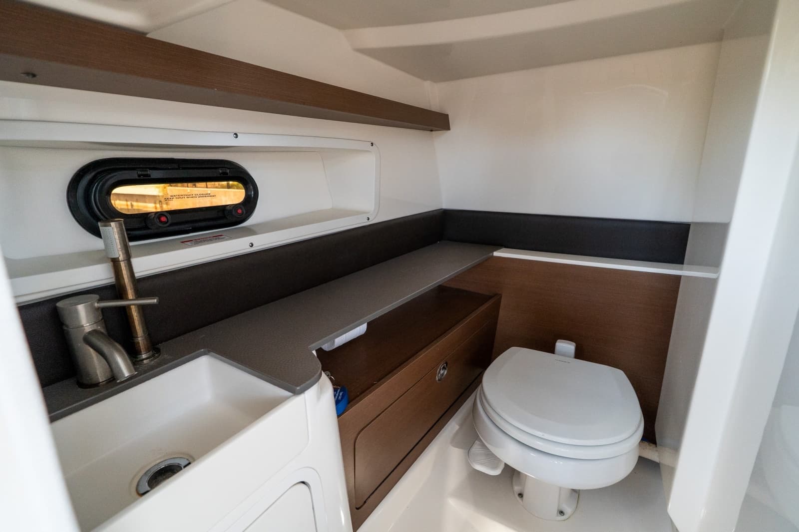 2022 Sea Ray SDX 290 - Photo 35