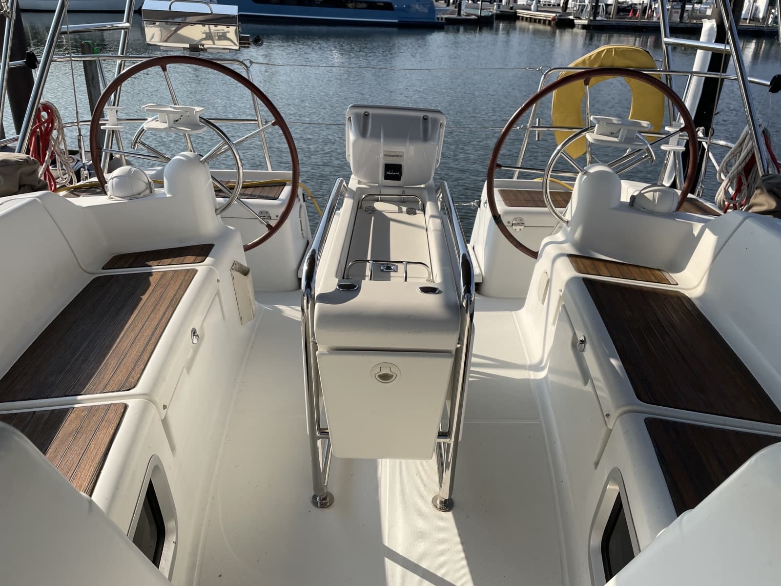 2011 Jeanneau Sun Odyssey 409 - Photo 2