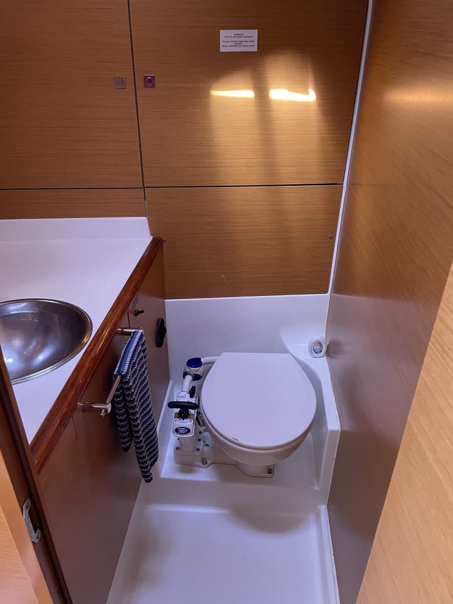 2011 Jeanneau Sun Odyssey 409 - Photo 15