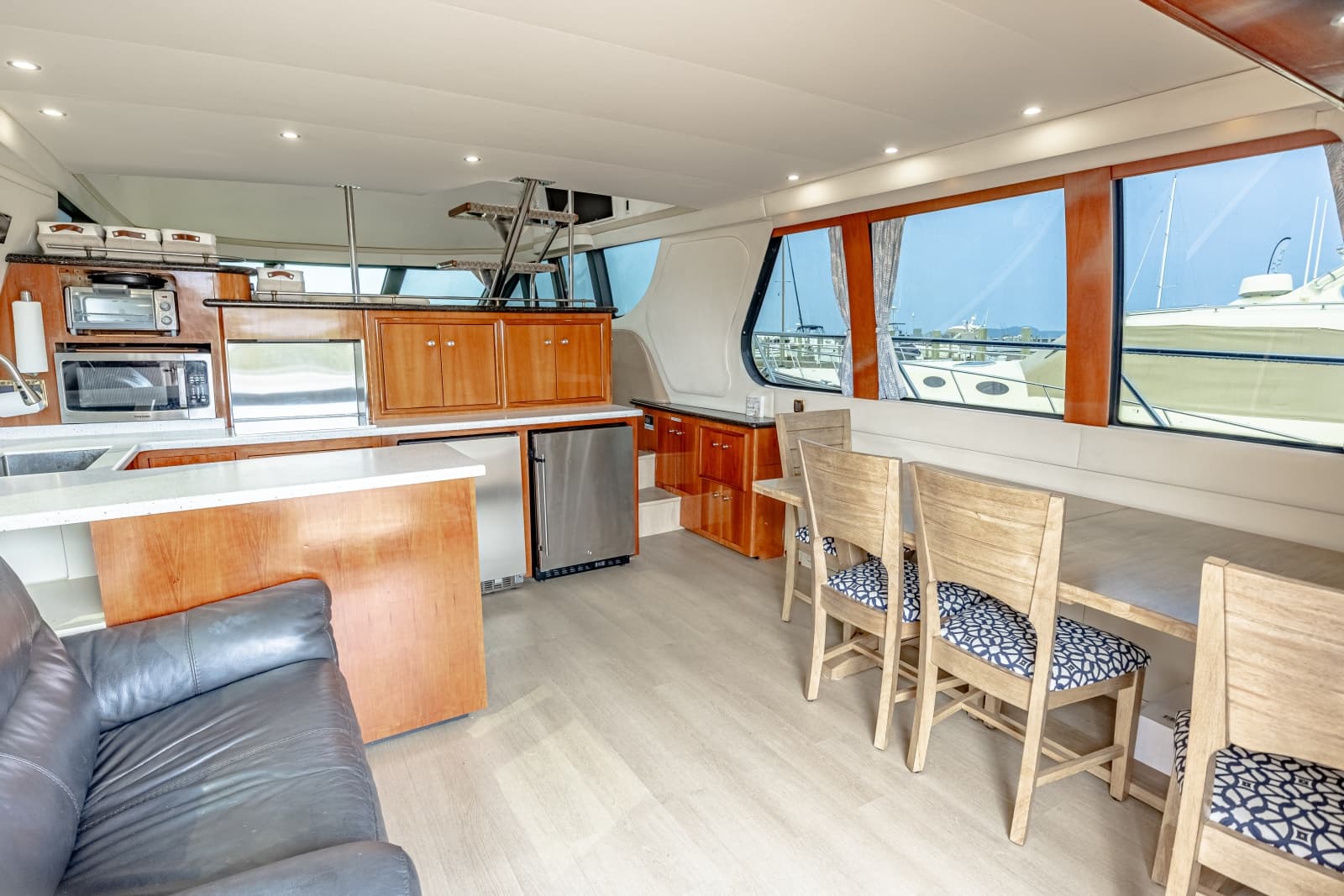 2002 Carver 530 Voyager Sky Lounge - Photo 8