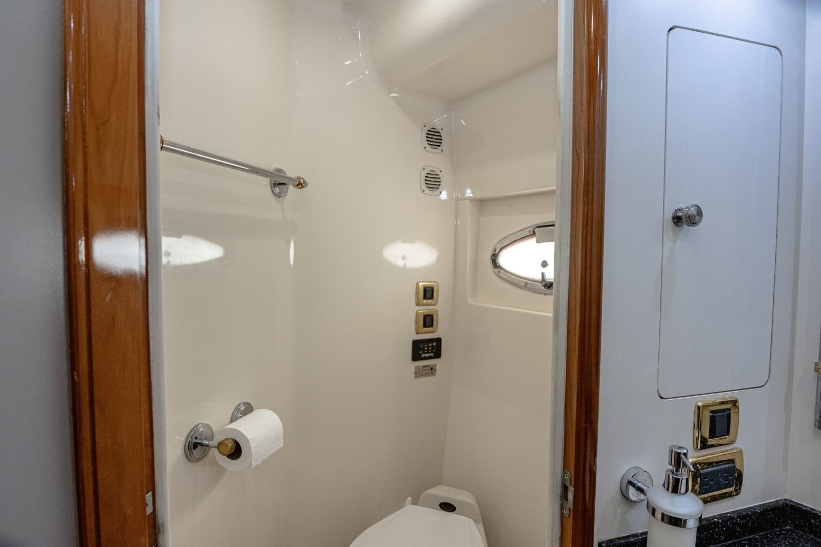 2002 Carver 530 Voyager Sky Lounge - Photo 20