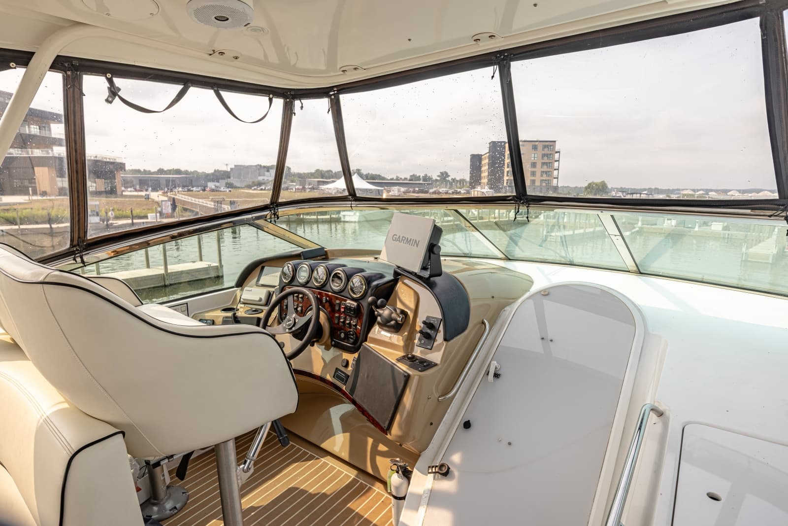 2002 Carver 530 Voyager Sky Lounge - Photo 15