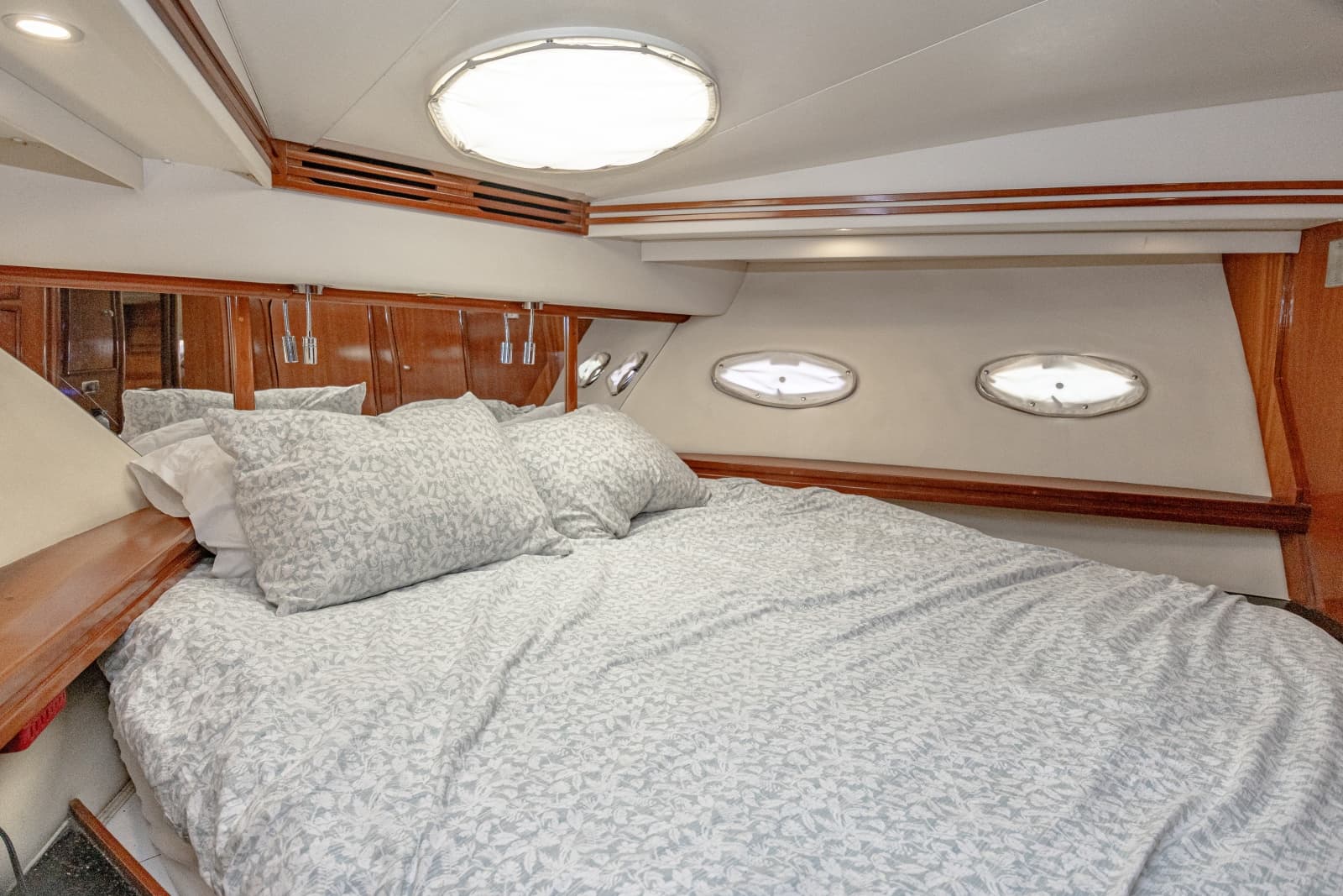 2002 Carver 530 Voyager Sky Lounge - Photo 26