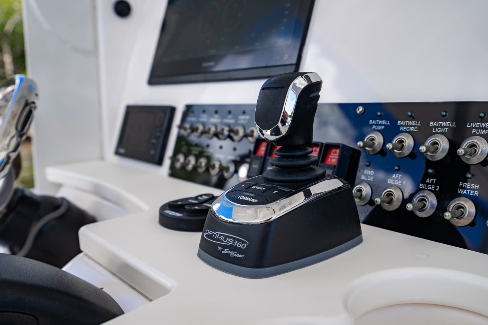 2019 Everglades 355 Center Console - Photo 48