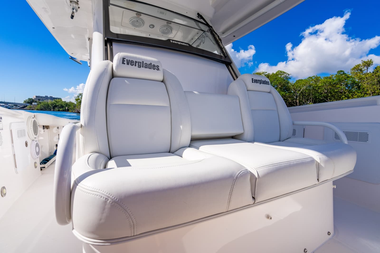 2019 Everglades 355 Center Console - Photo 27