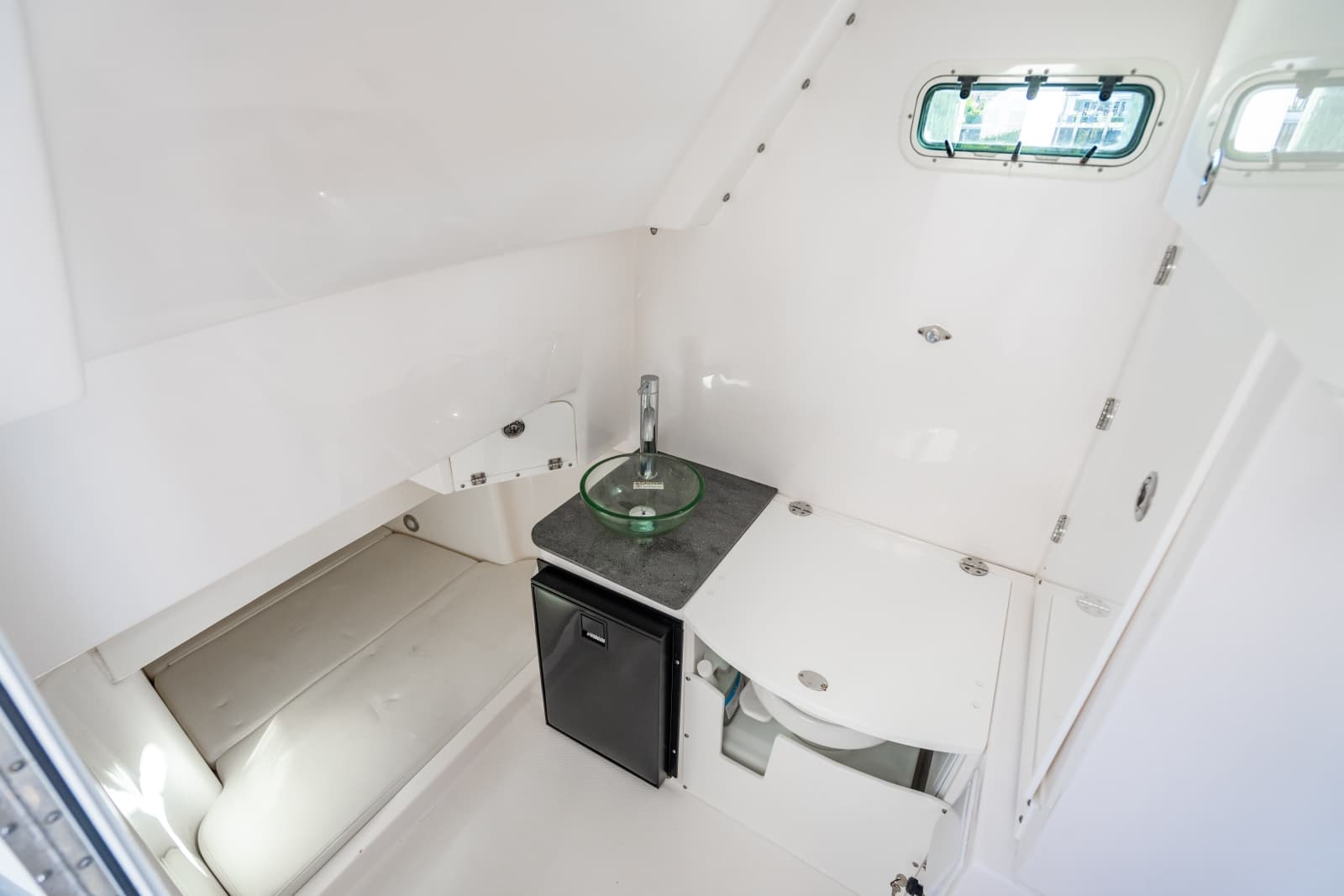 2019 Everglades 355 Center Console - Photo 17