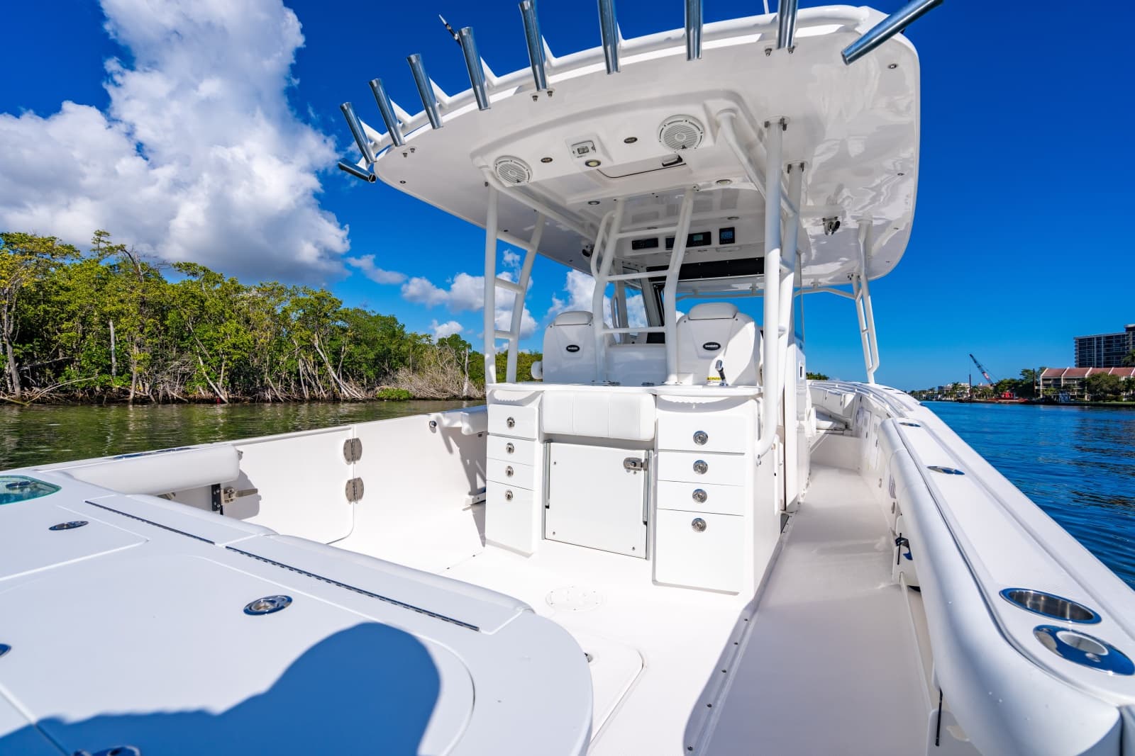 2019 Everglades 355 Center Console - Photo 31