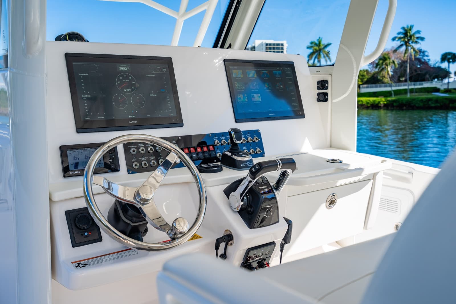 2019 Everglades 355 Center Console - Photo 52