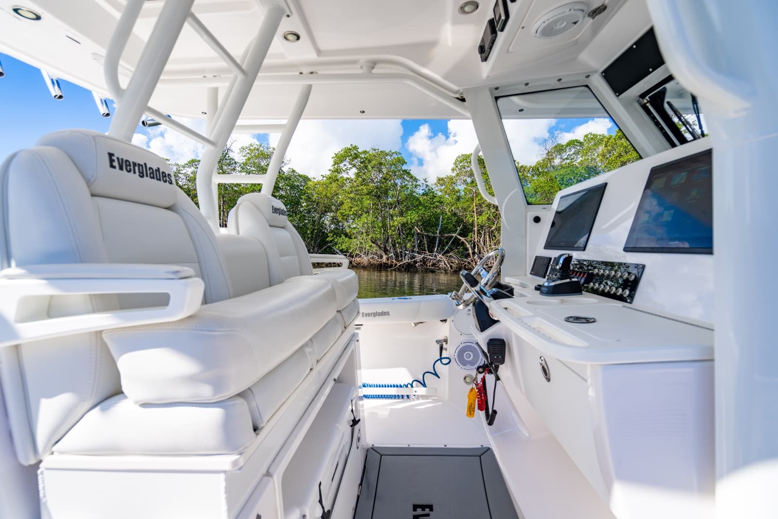 2019 Everglades 355 Center Console - Photo 57