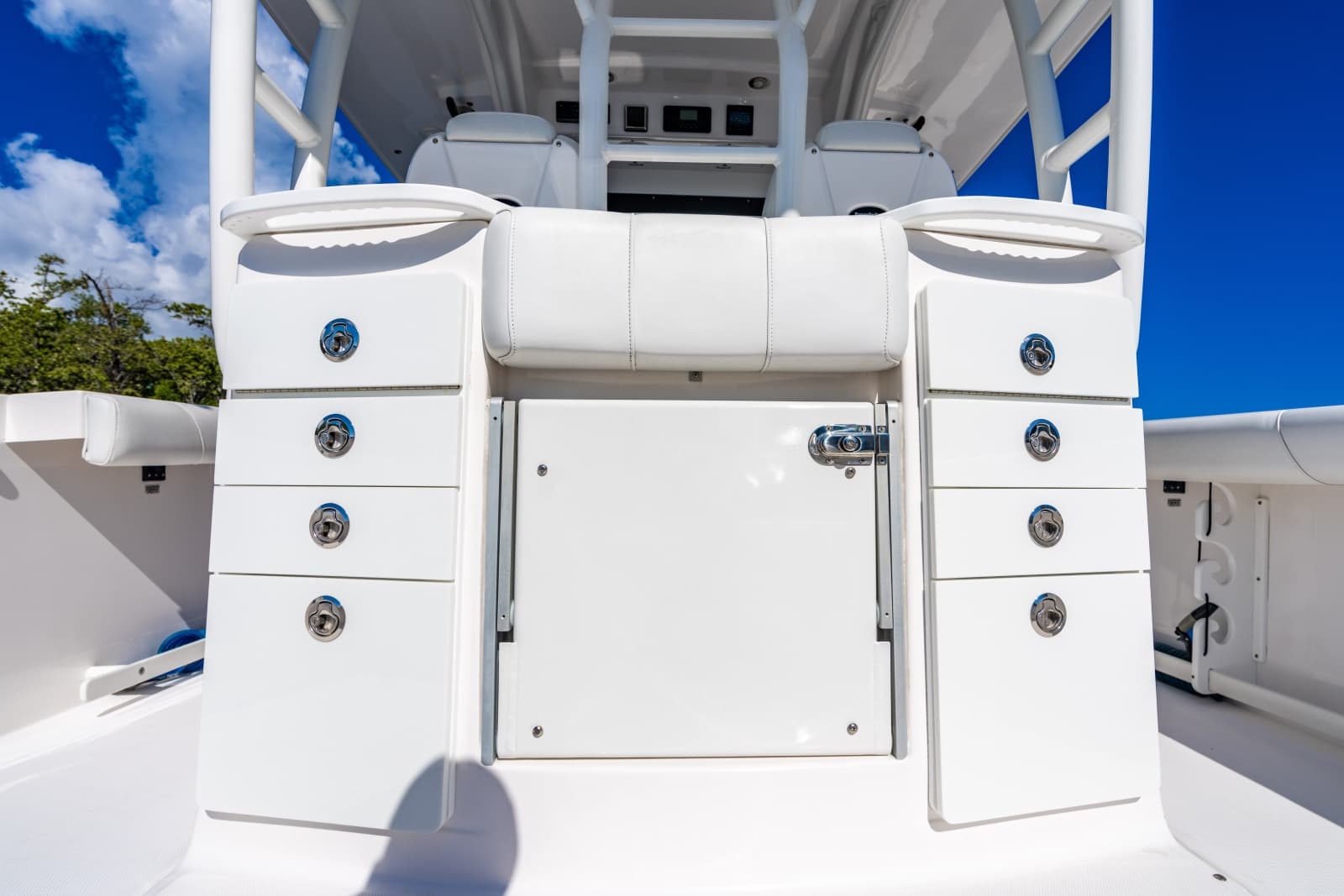2019 Everglades 355 Center Console - Photo 40