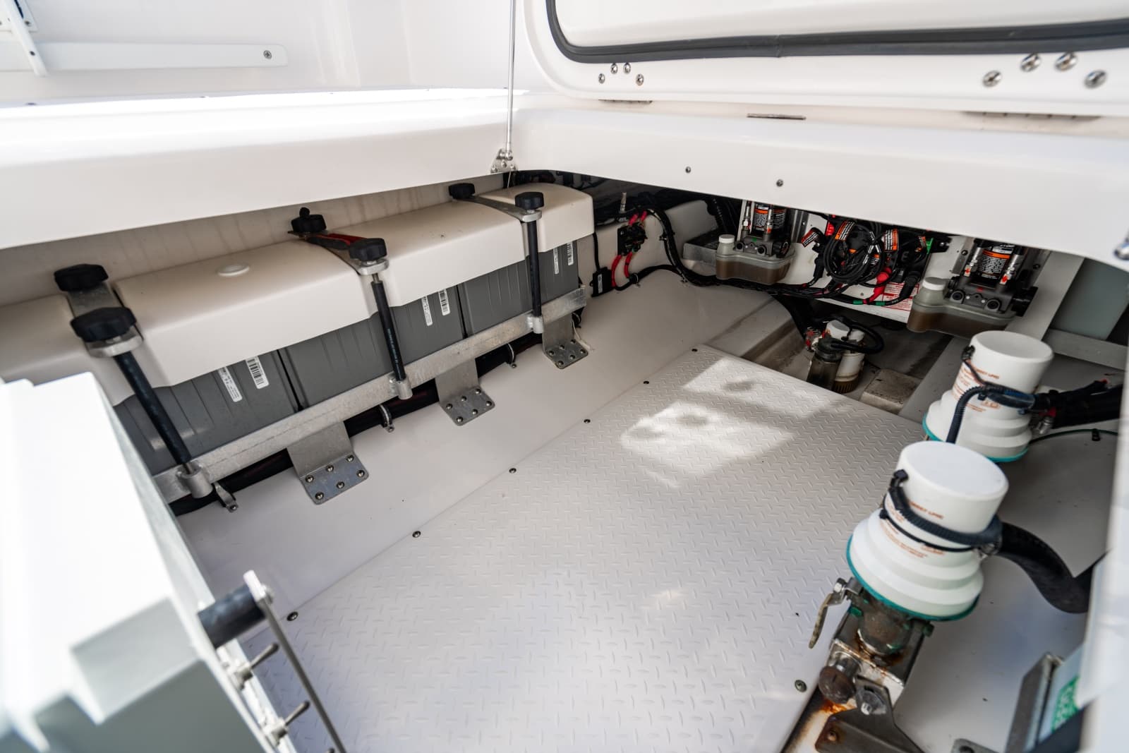 2019 Everglades 355 Center Console - Photo 68