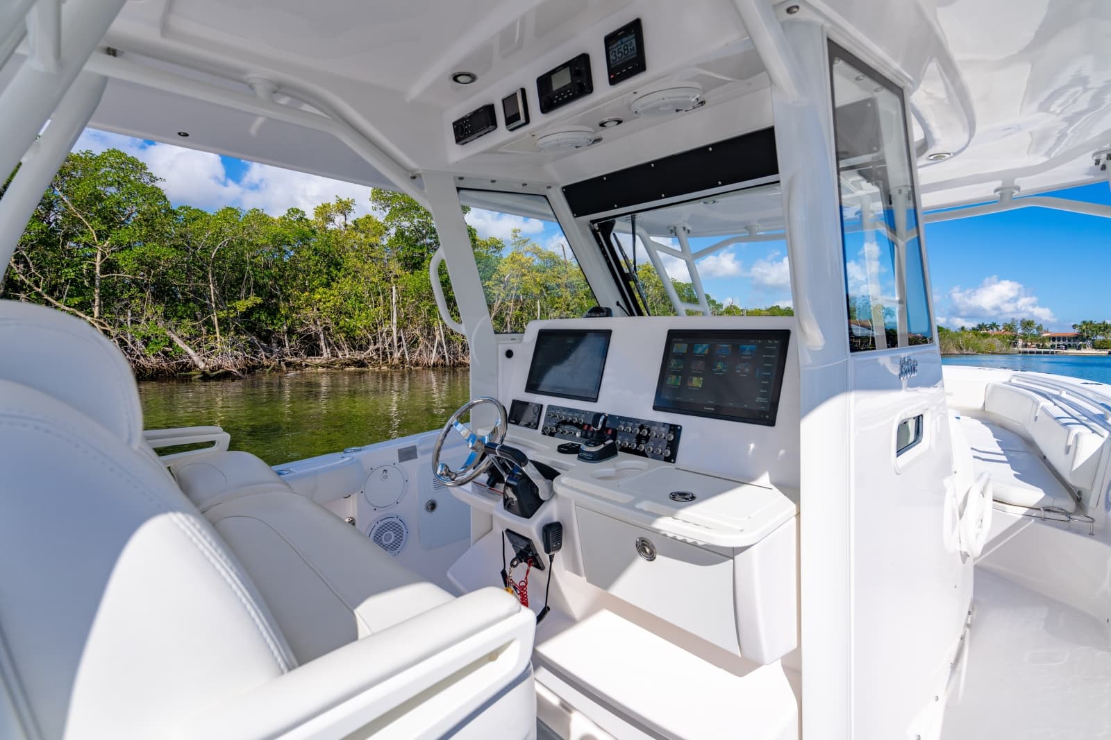 2019 Everglades 355 Center Console - Photo 45