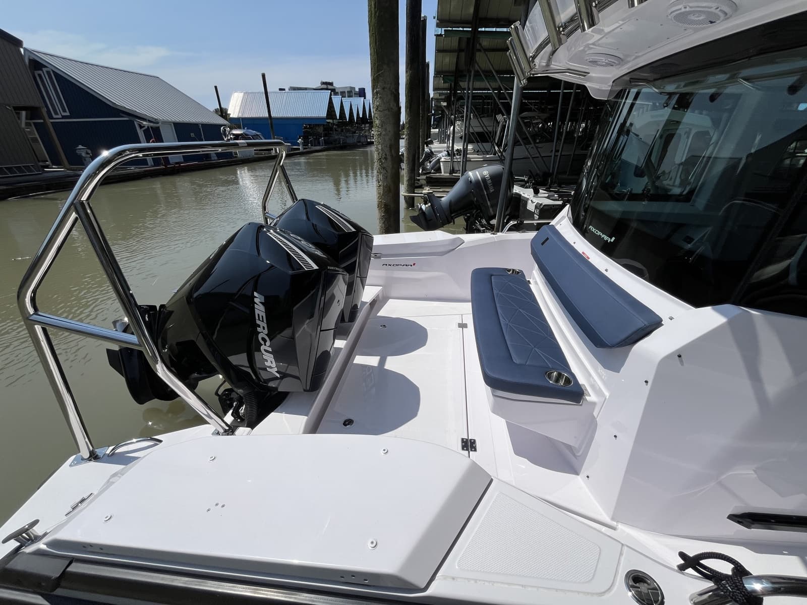 2025 Axopar 29 Cross Cabin XC - Photo 11
