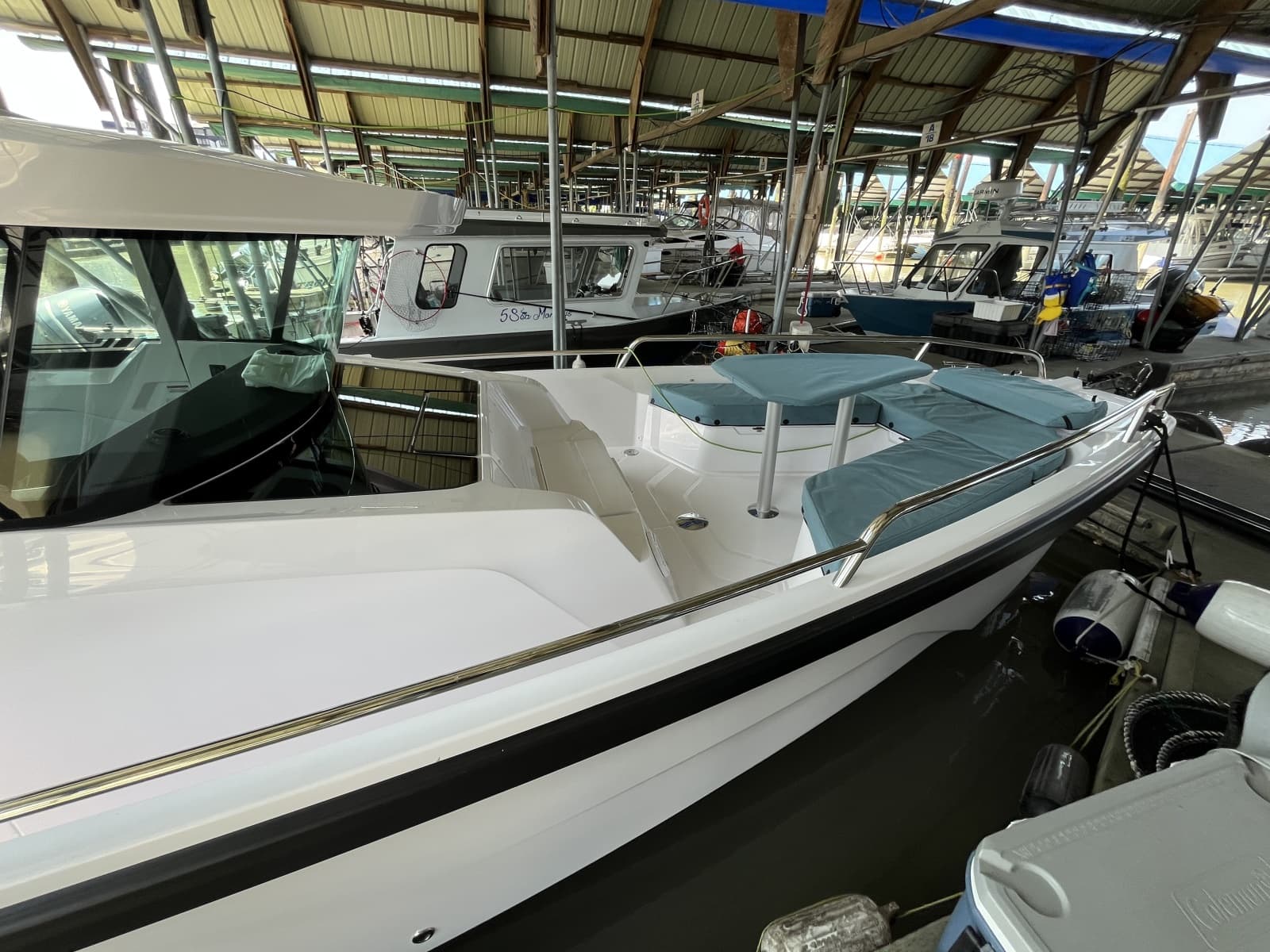 2025 Axopar 29 Cross Cabin XC - Photo 13