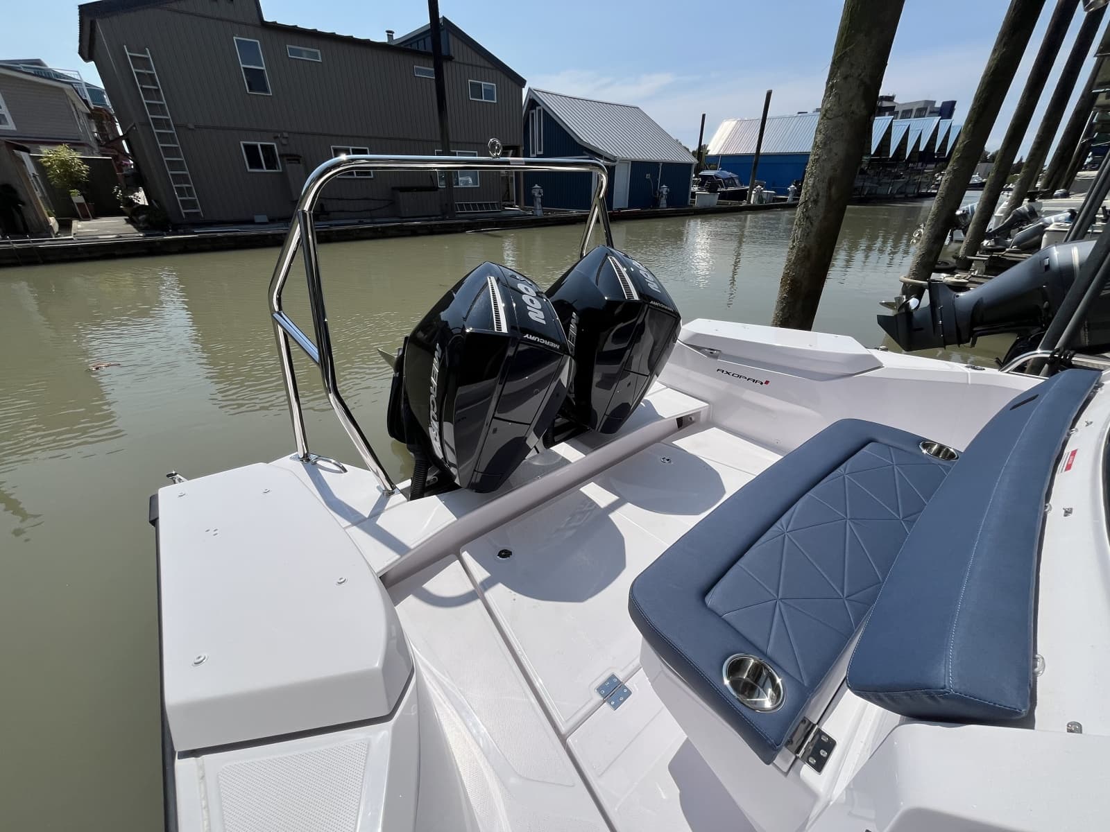 2025 Axopar 29 Cross Cabin XC - Photo 10