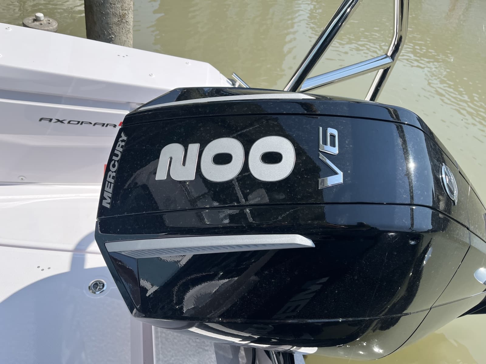 2025 Axopar 29 Cross Cabin XC - Photo 8