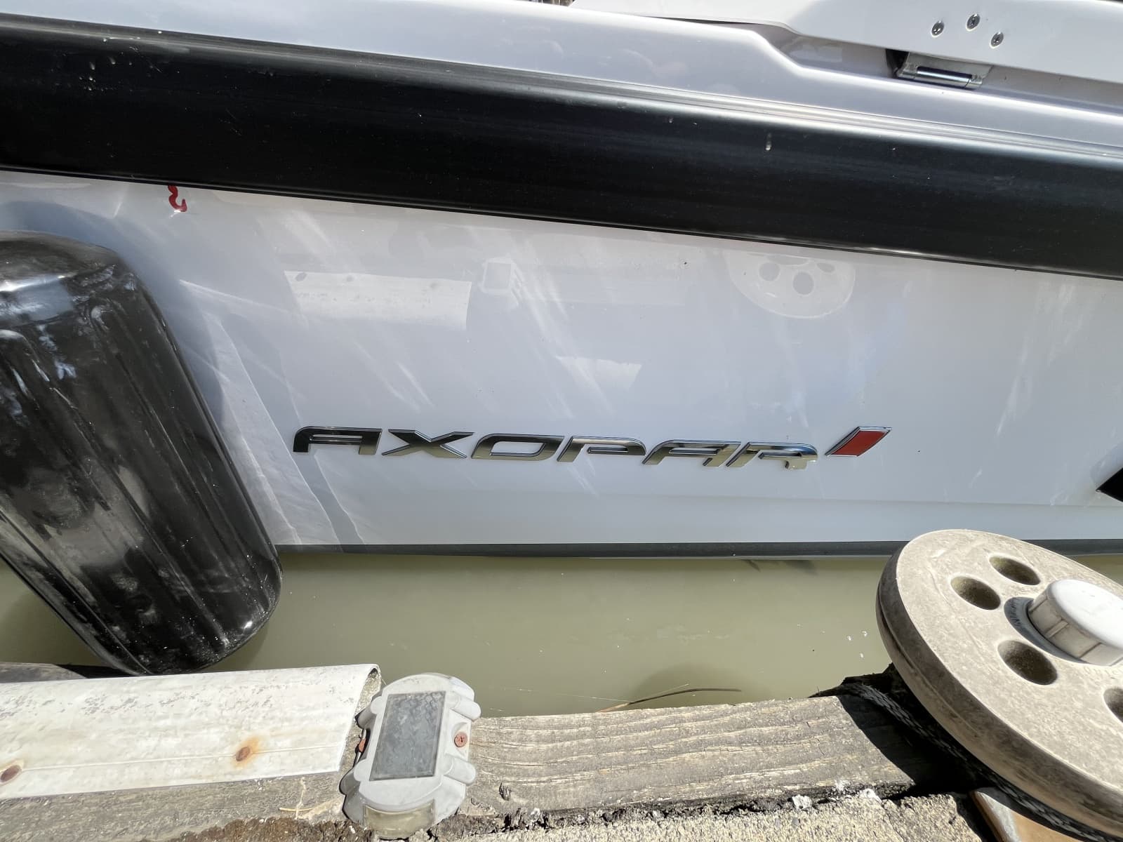 2025 Axopar 29 Cross Cabin XC - Photo 3
