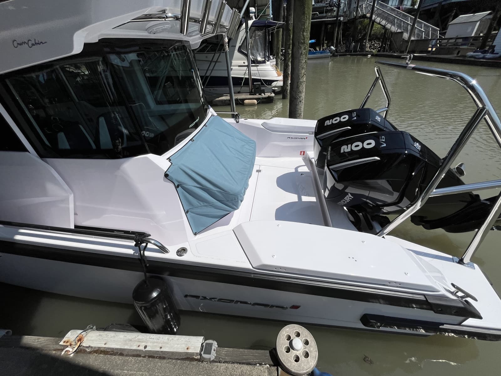 2025 Axopar 29 Cross Cabin XC - Photo 23