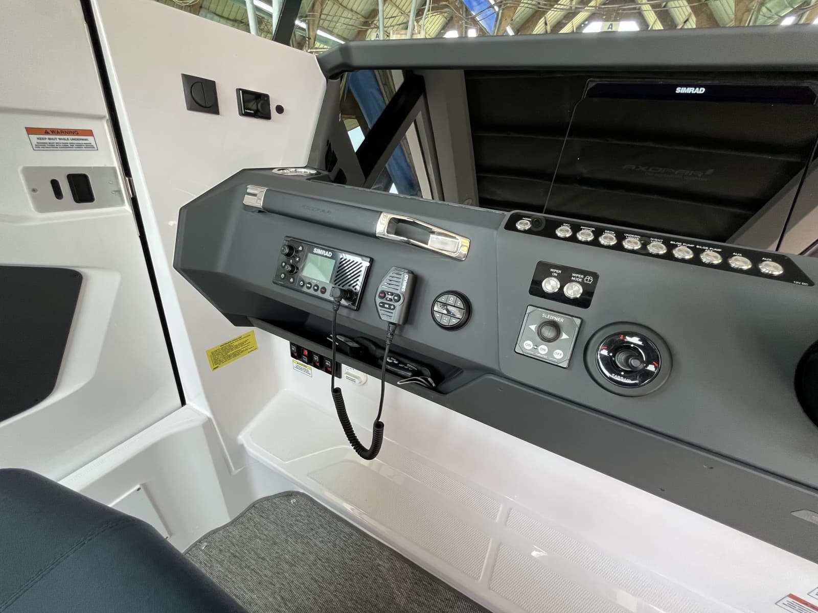 2025 Axopar 29 Cross Cabin XC - Photo 18