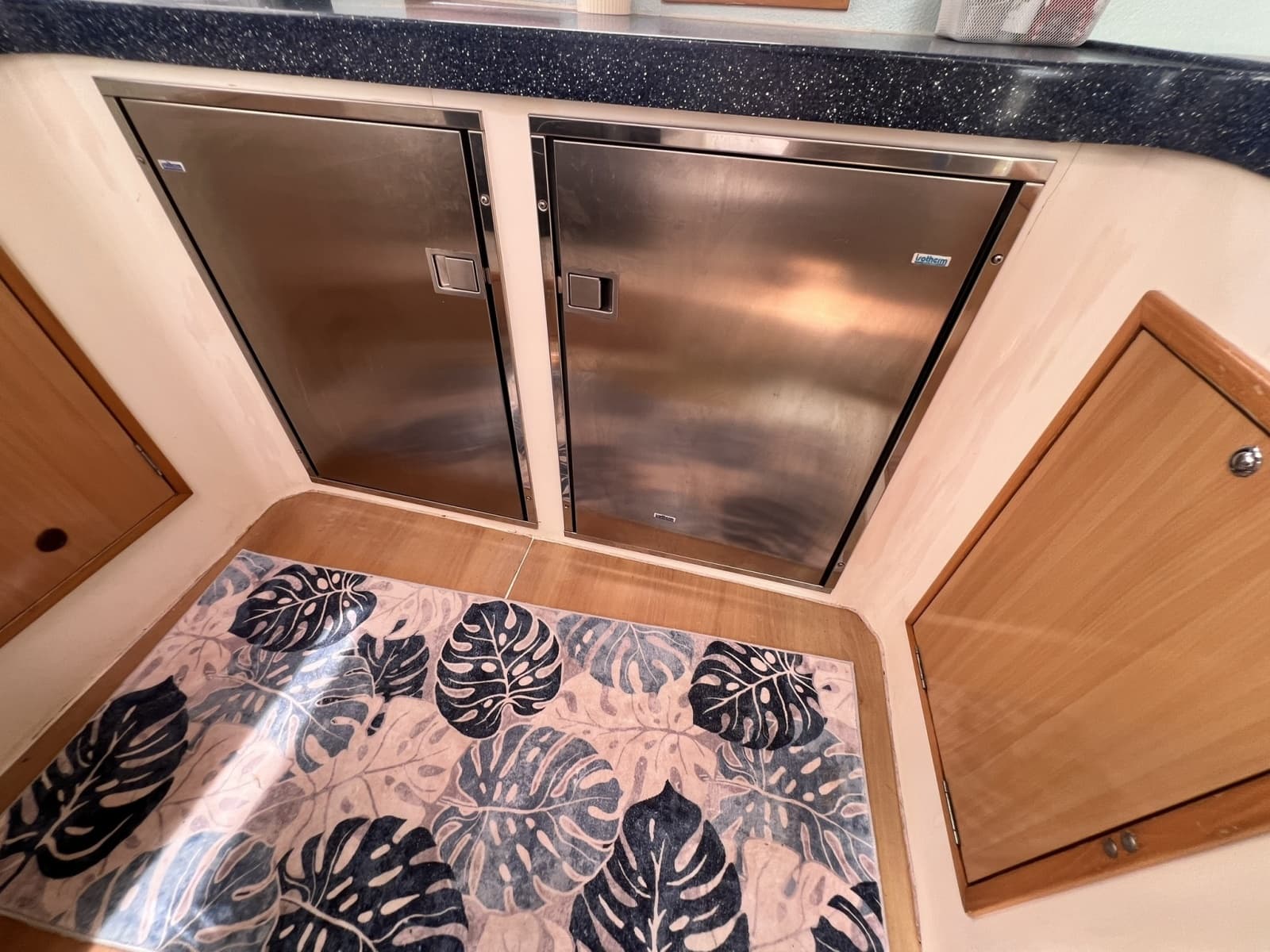 2008 Admiral 40 Cruiser - Photo 33