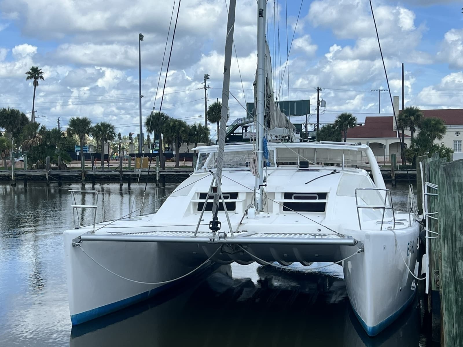 2008 Admiral 40 Cruiser - Photo 2