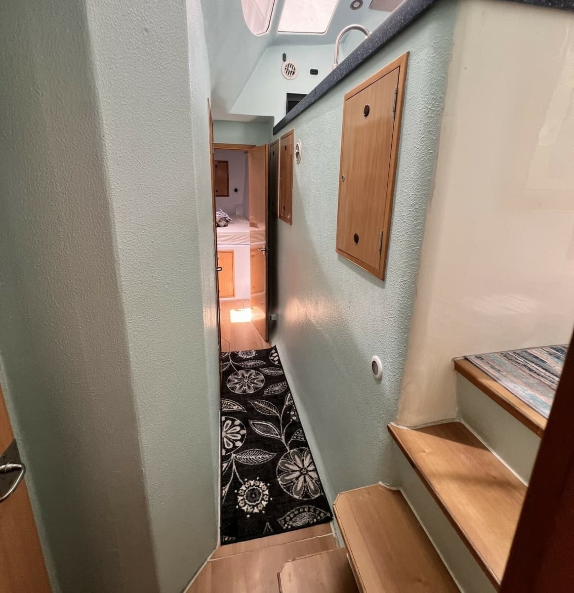 2008 Admiral 40 Cruiser - Photo 52
