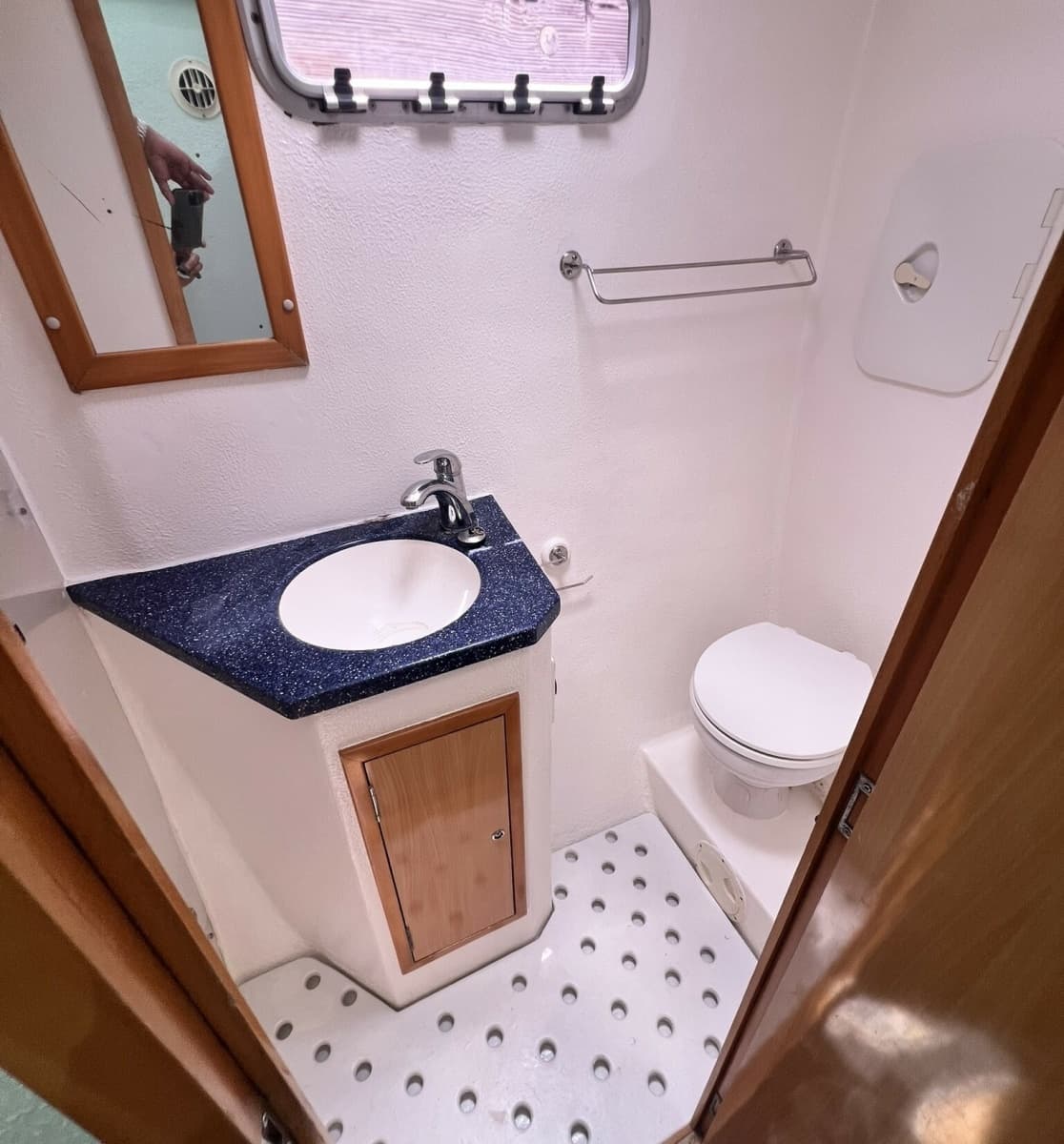 2008 Admiral 40 Cruiser - Photo 53
