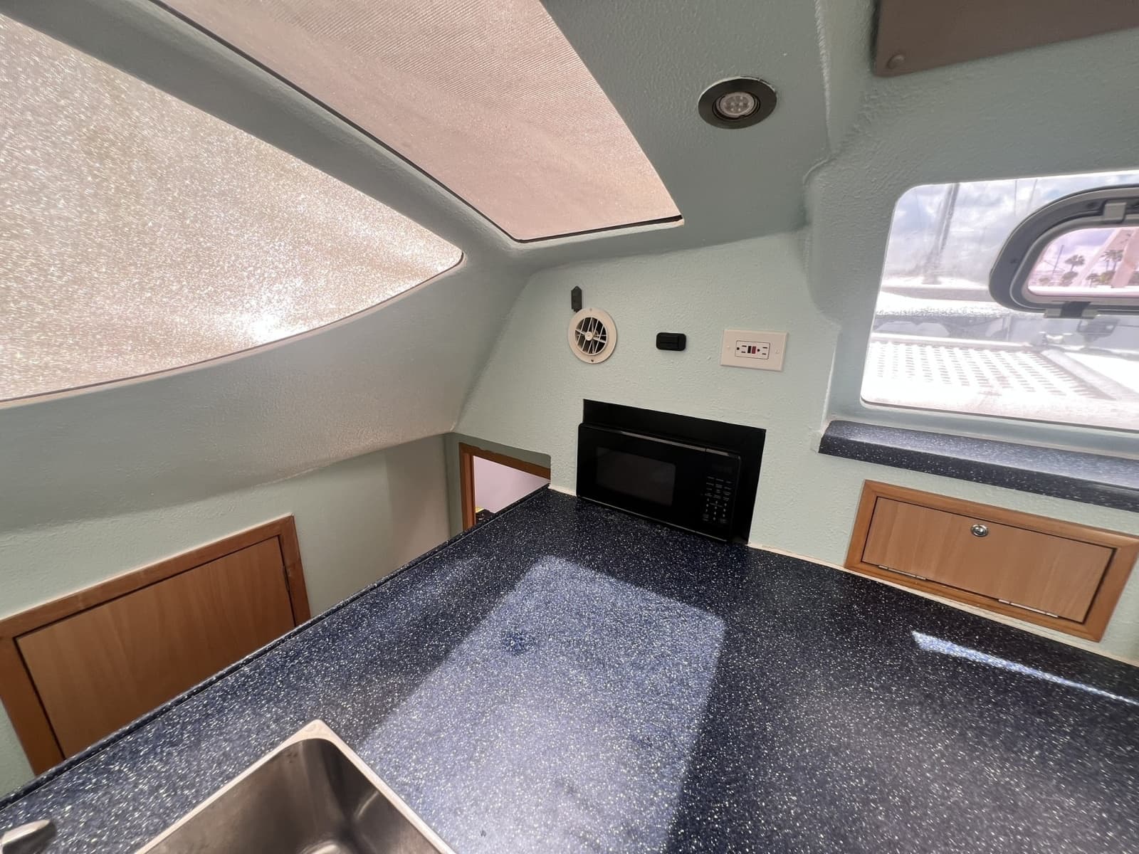 2008 Admiral 40 Cruiser - Photo 48