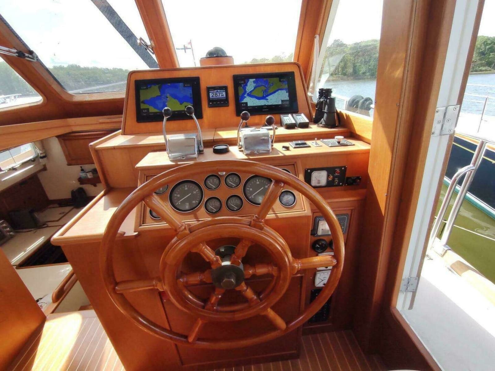 1996 Grand Banks Eastbay 40 Flybridge - Photo 34