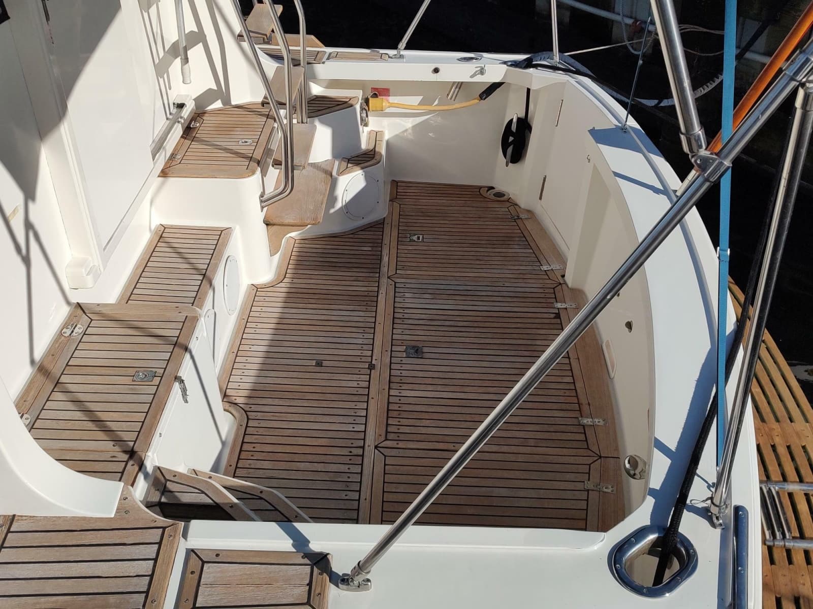 1996 Grand Banks Eastbay 40 Flybridge - Photo 15