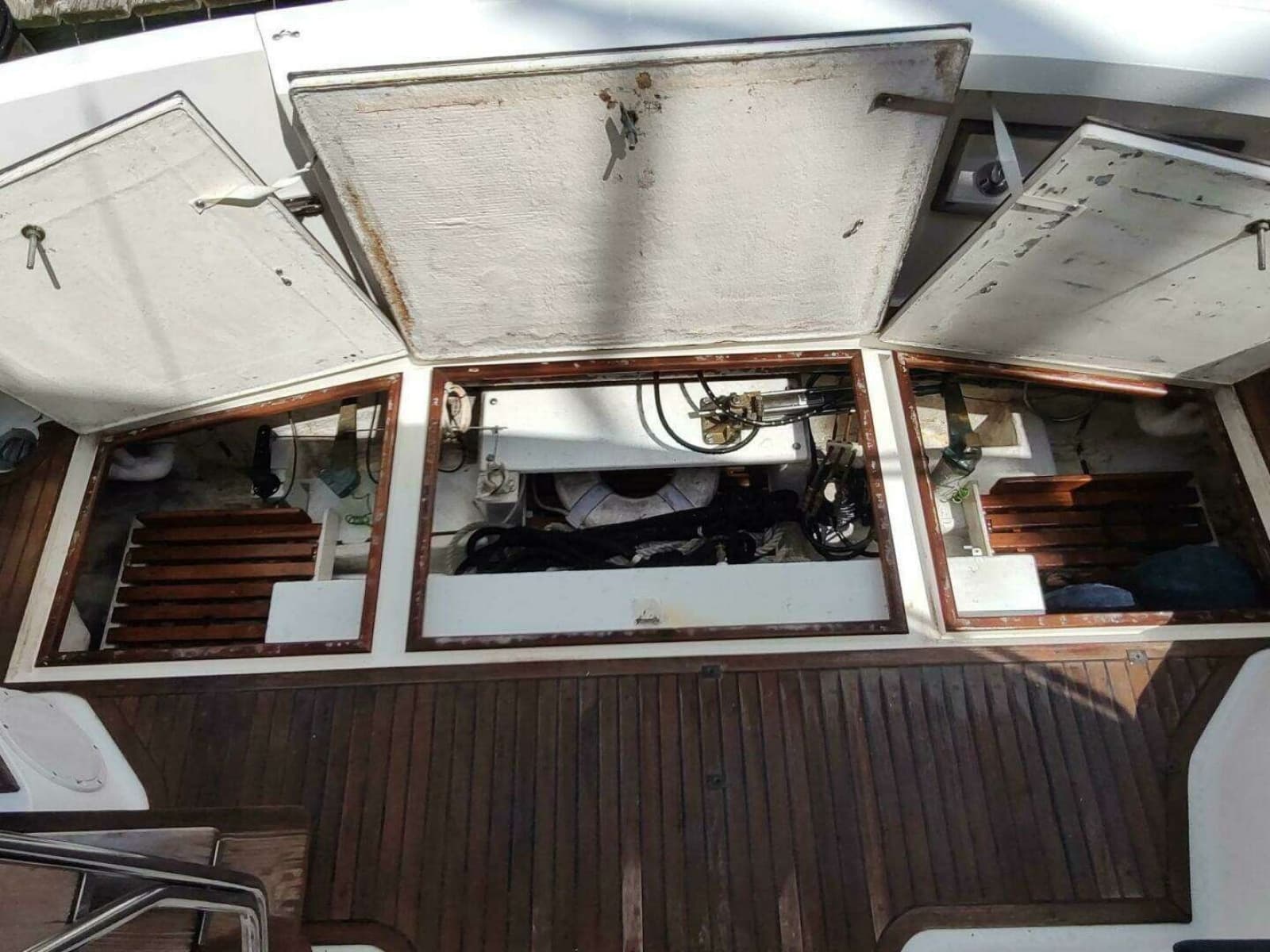 1996 Grand Banks Eastbay 40 Flybridge - Photo 20