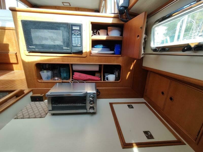1996 Grand Banks Eastbay 40 Flybridge - Photo 52