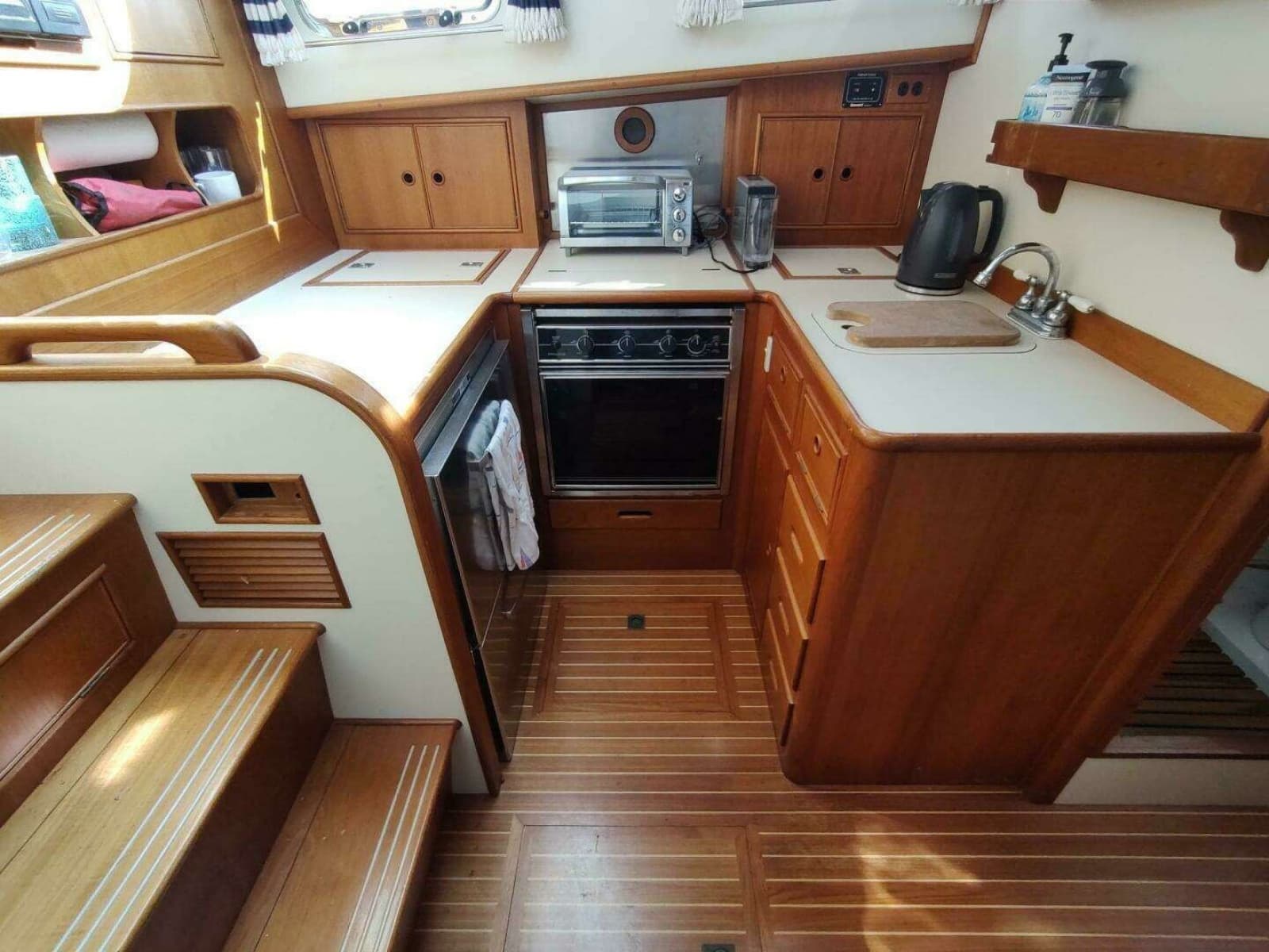 1996 Grand Banks Eastbay 40 Flybridge - Photo 60