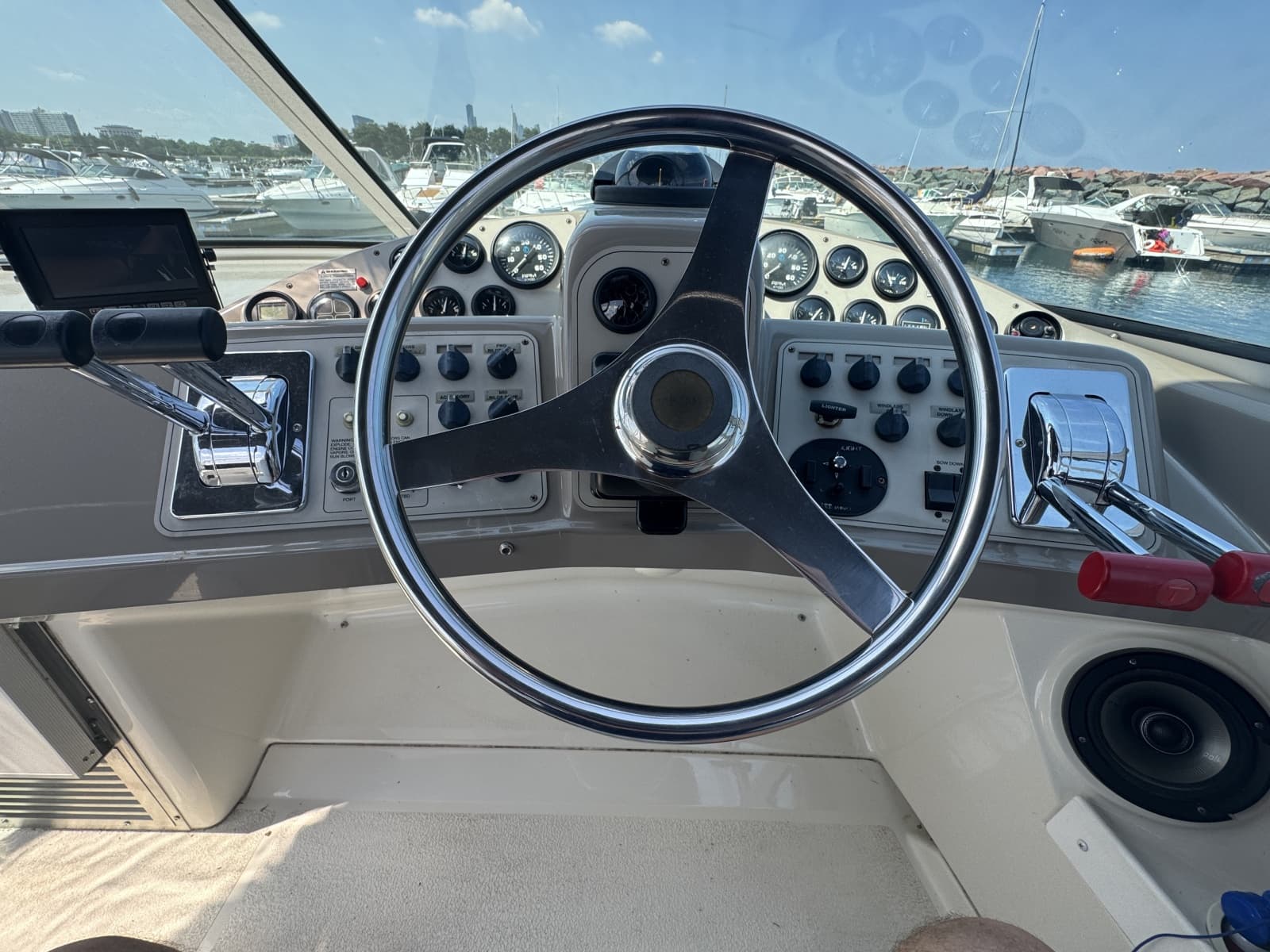 1998 Carver 35 Mariner - Photo 10