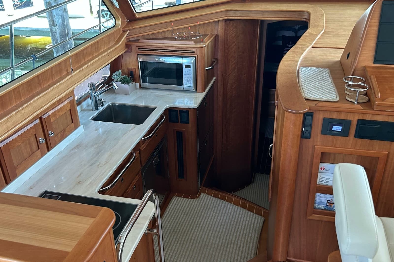 2022 Sabre 45 Salon Express - Photo 17