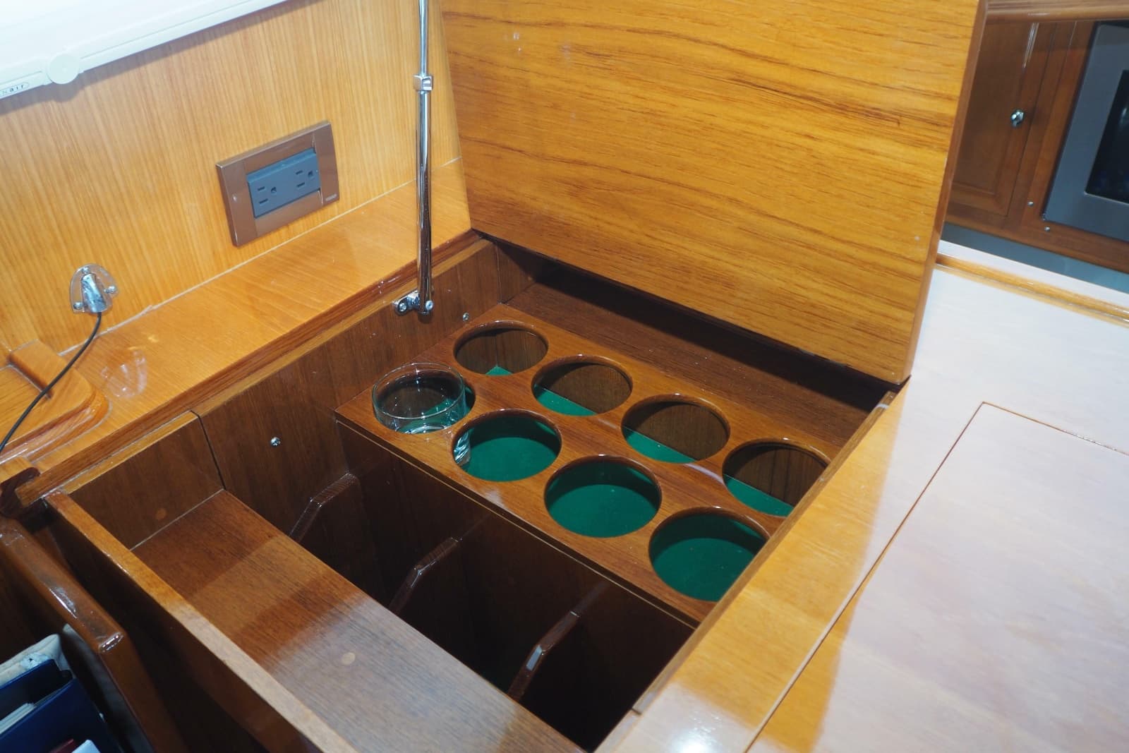 2006 Grand Banks 47 Eastbay Fly Bridge - Photo 46