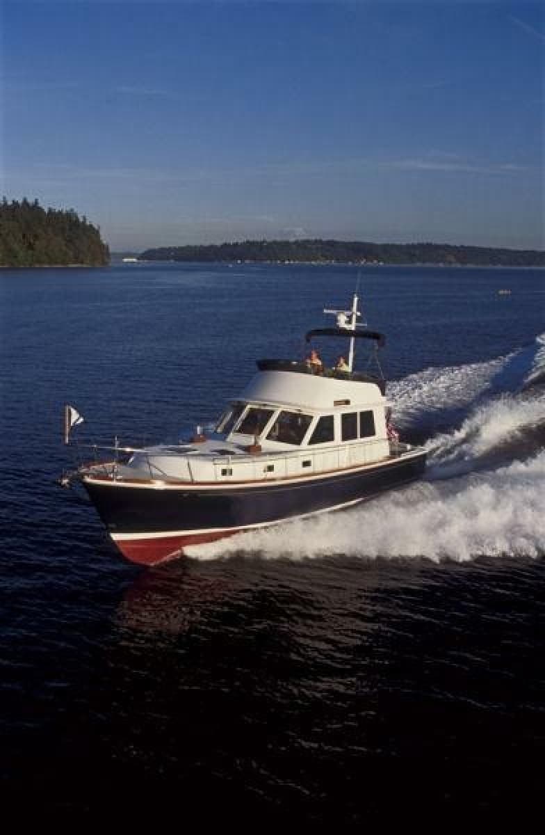 2006 Grand Banks 47 Eastbay Fly Bridge - Photo 6