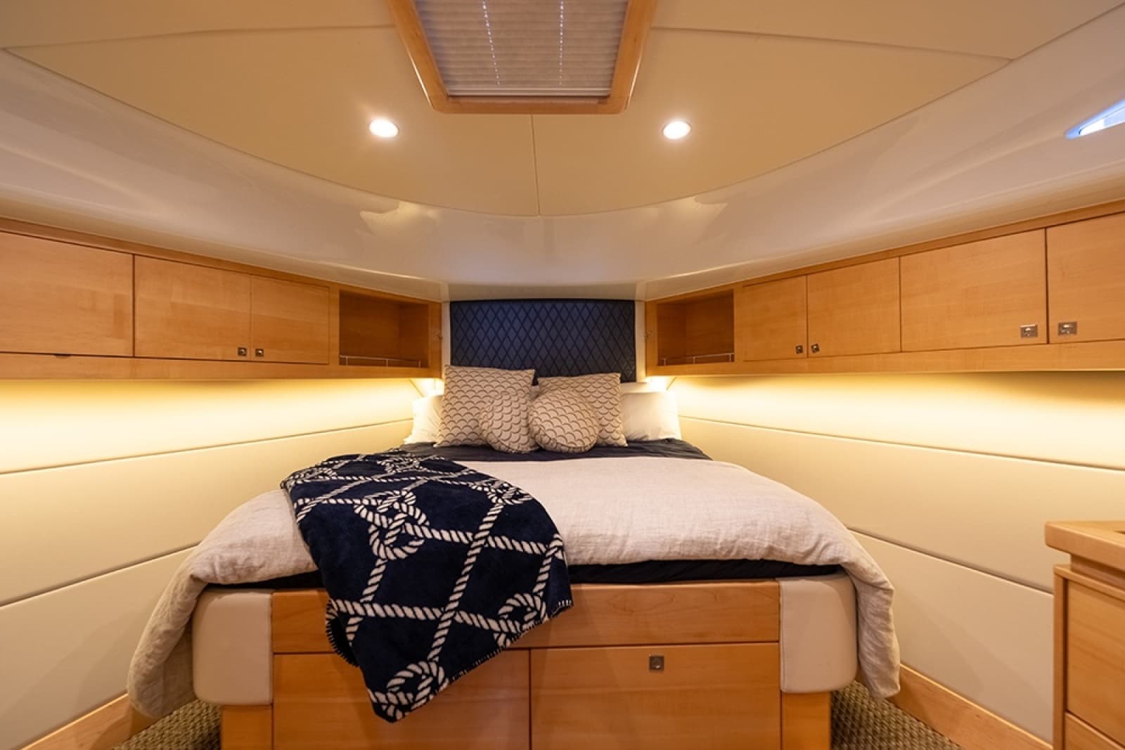 2019 Palm Beach Motor Yachts GT50 - Photo 10