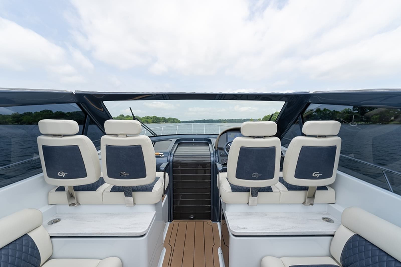 2019 Palm Beach Motor Yachts GT50 - Photo 32