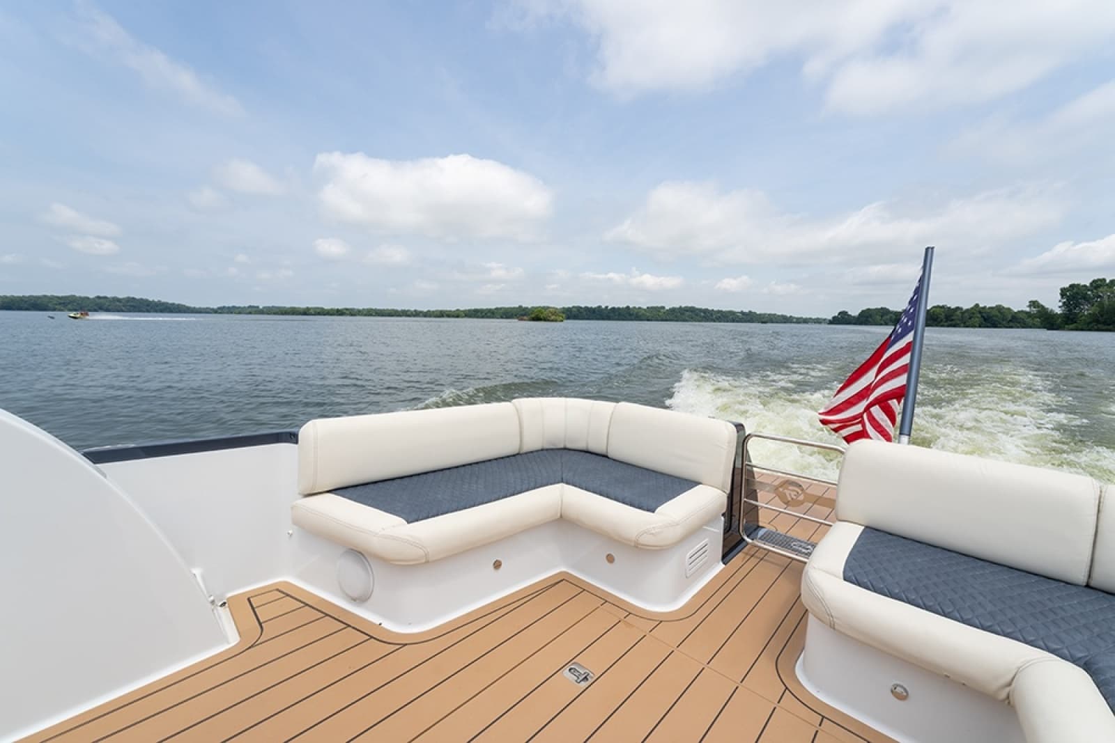 2019 Palm Beach Motor Yachts GT50 - Photo 13