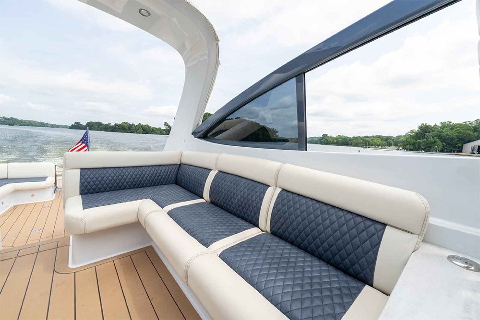 2019 Palm Beach Motor Yachts GT50 - Photo 27