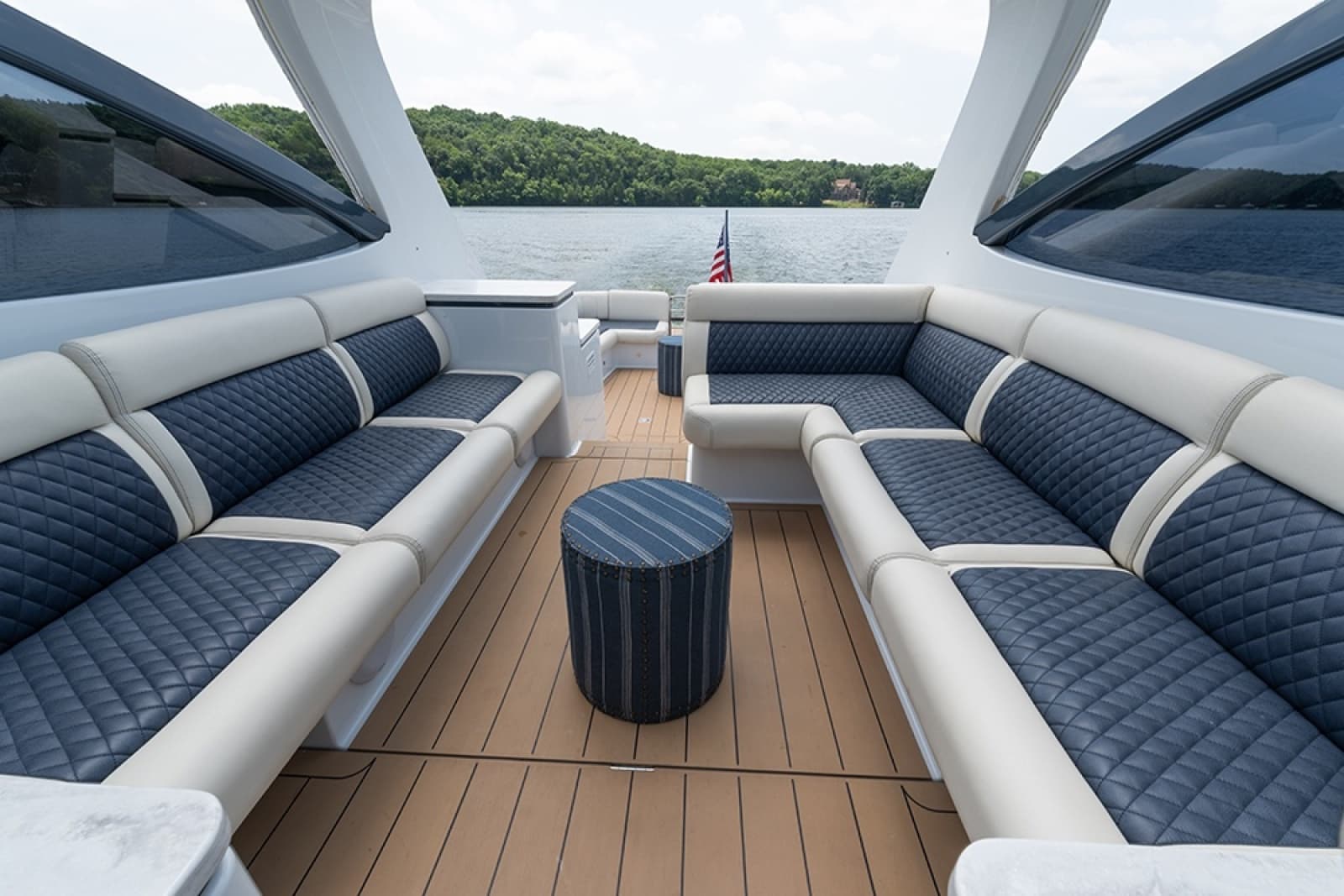 2019 Palm Beach Motor Yachts GT50 - Photo 9