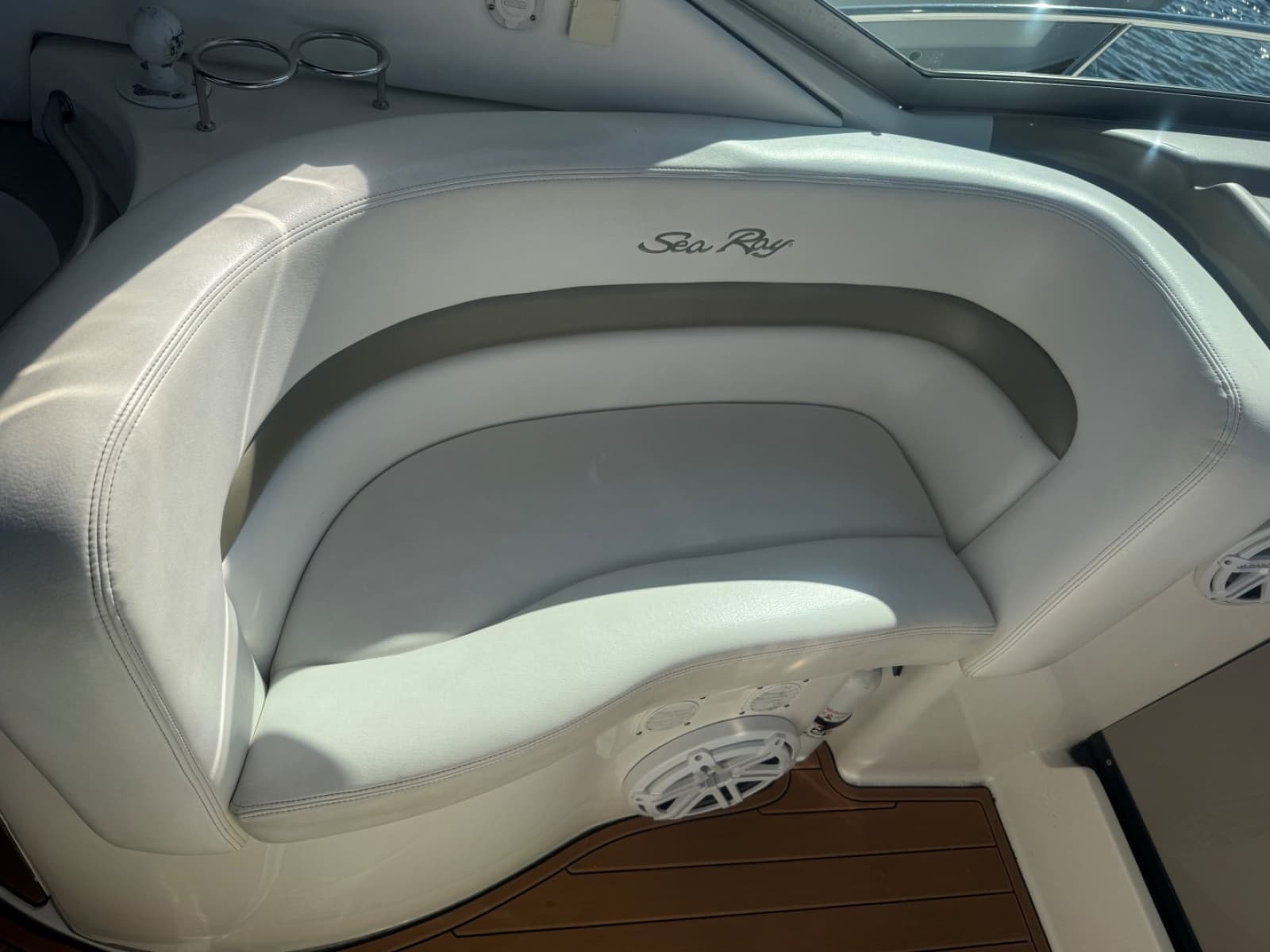 2007 Sea Ray 320 Sundancer - Photo 11