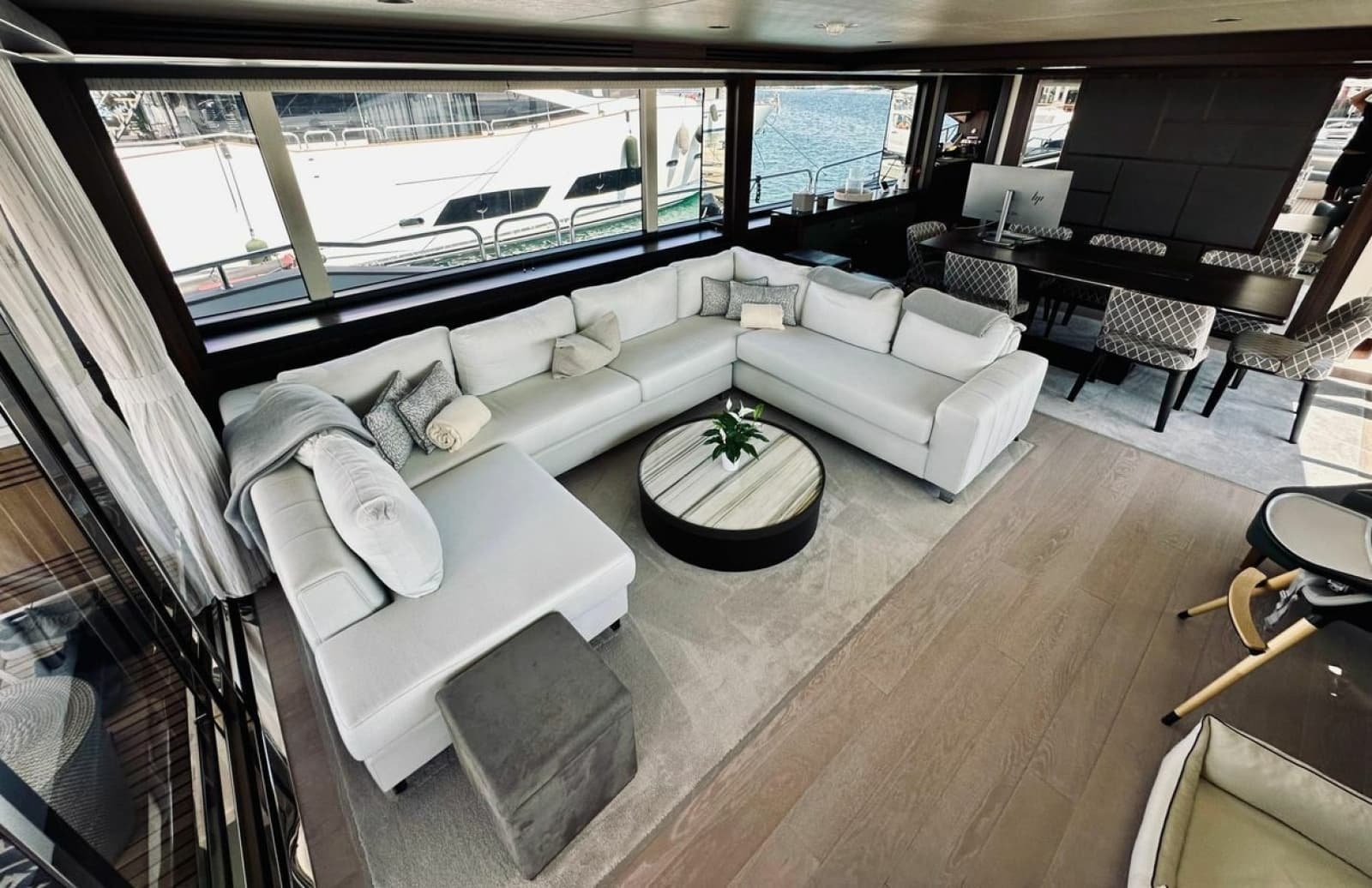 2022 Sunseeker 95 - Photo 3