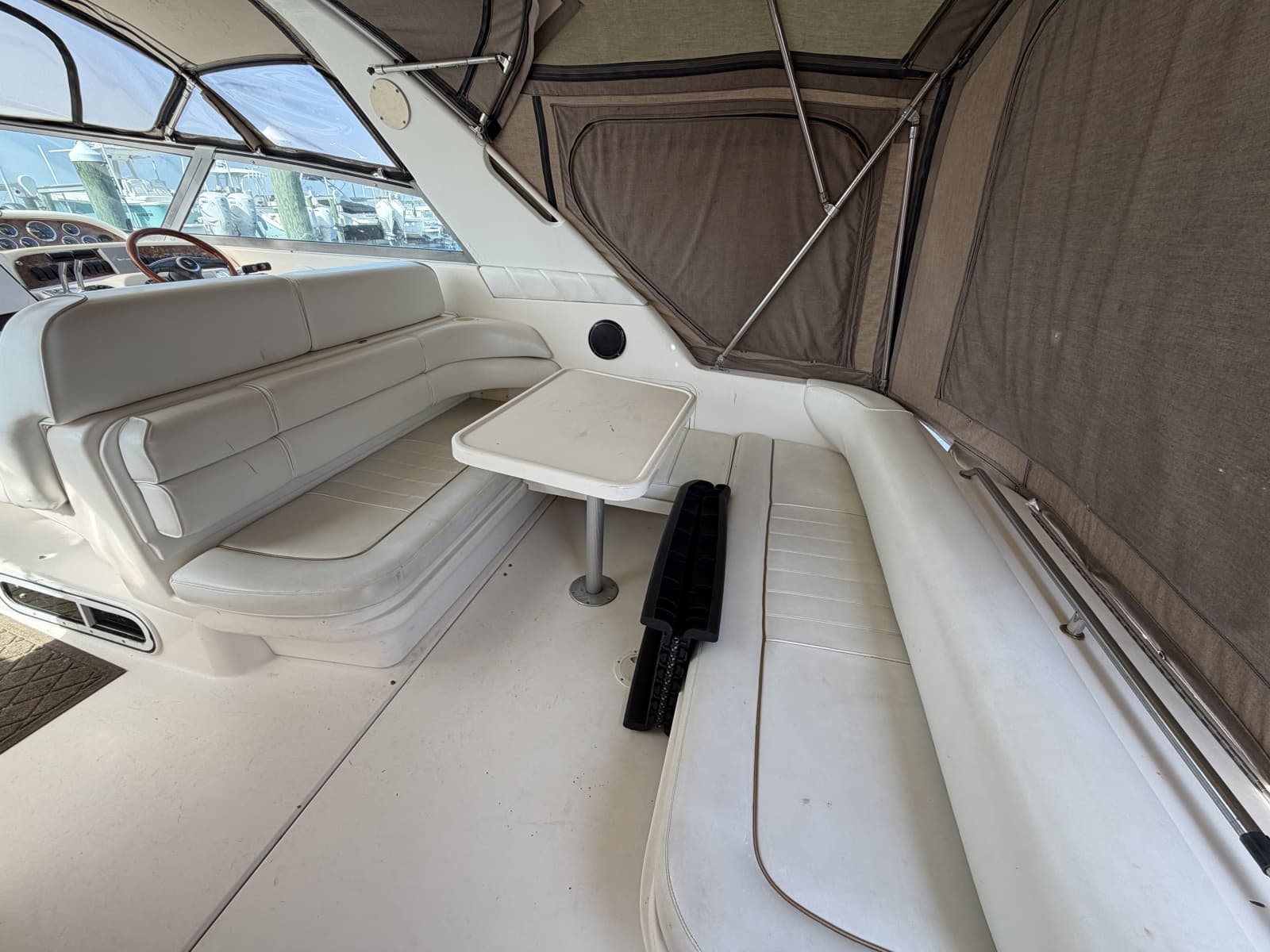 1997 Sea Ray Sundancer 330 - Photo 4