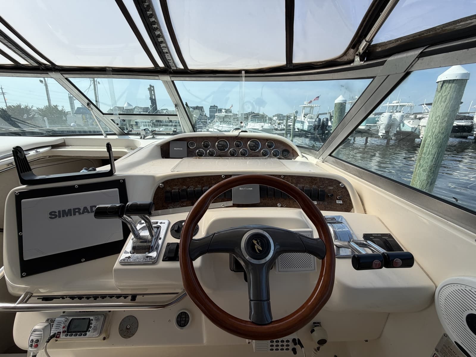 1997 Sea Ray Sundancer 330 - Photo 9