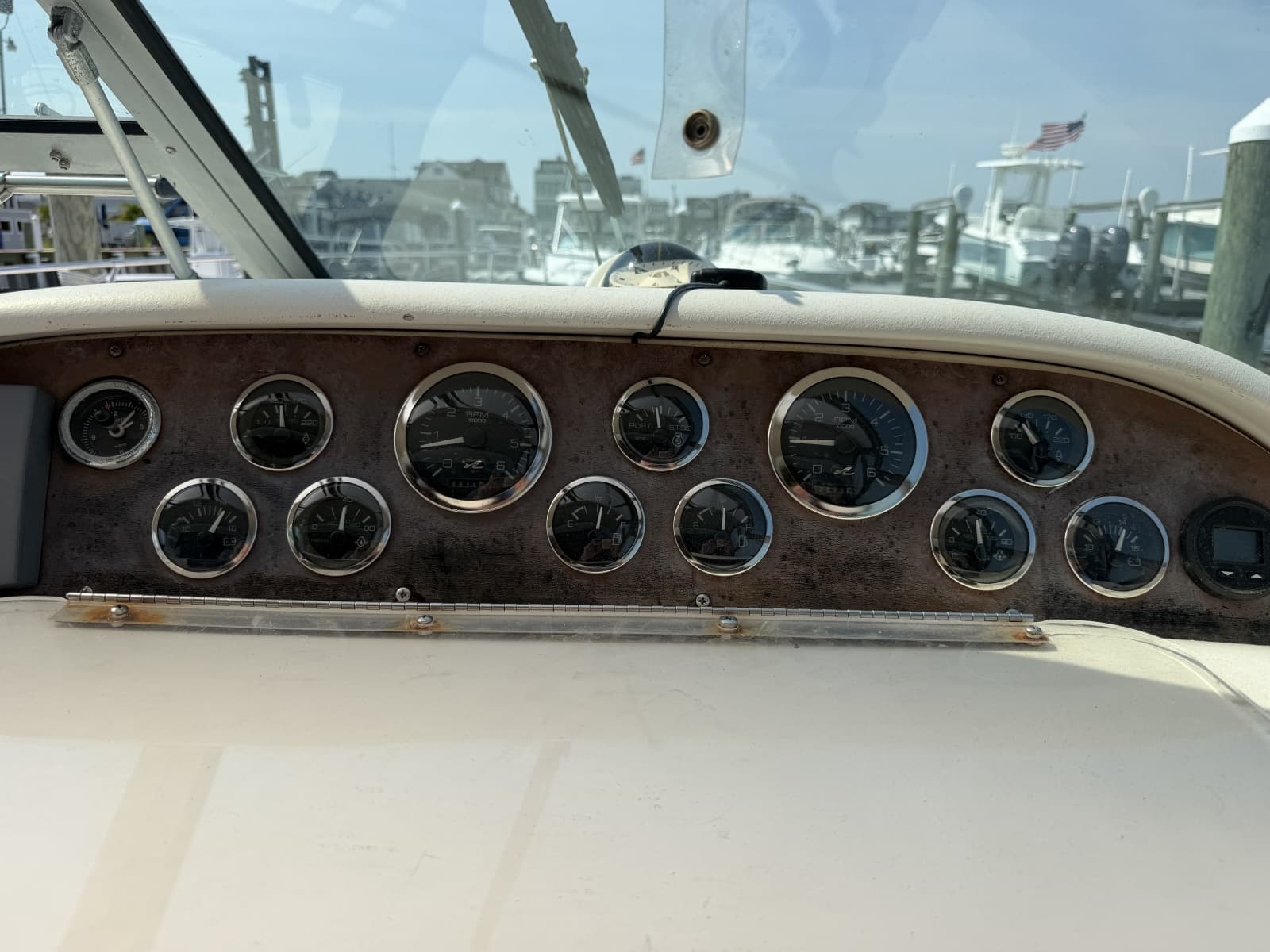 1997 Sea Ray Sundancer 330 - Photo 11
