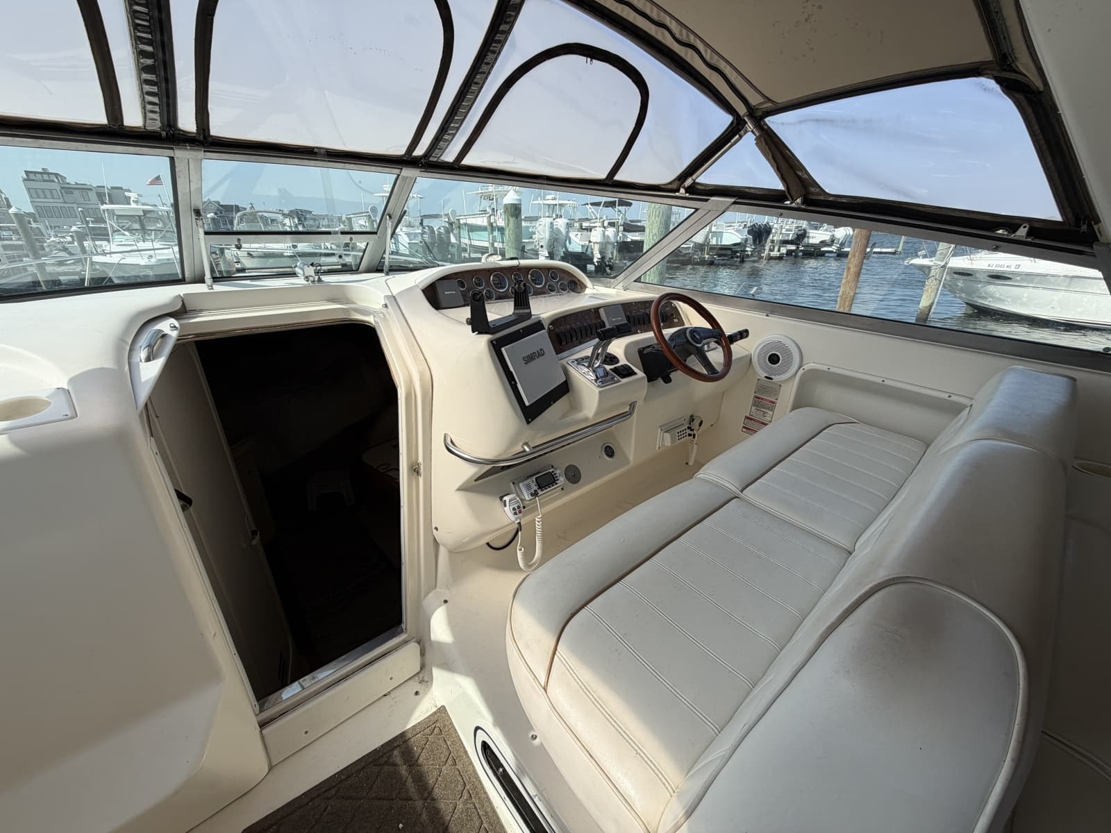 1997 Sea Ray Sundancer 330 - Photo 7