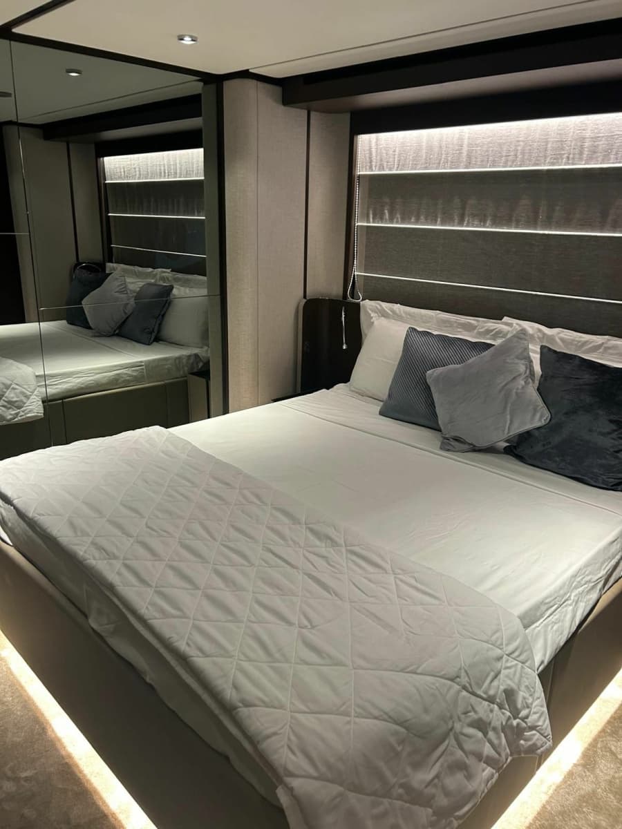 2023 Ferretti Yachts Ferretti 860 - Photo 7